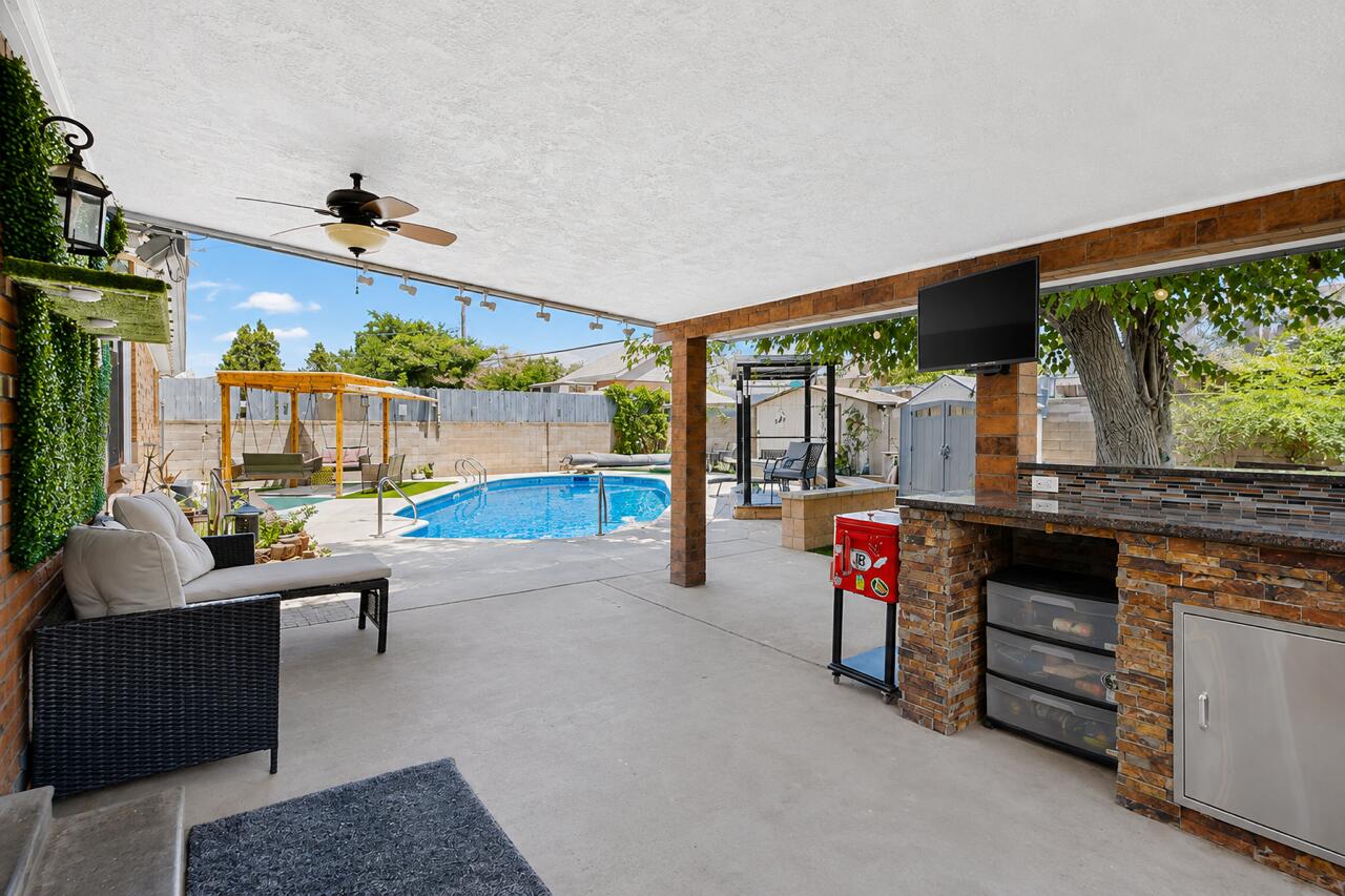 Photo 8 — 3720 General Stilwell Street NE
