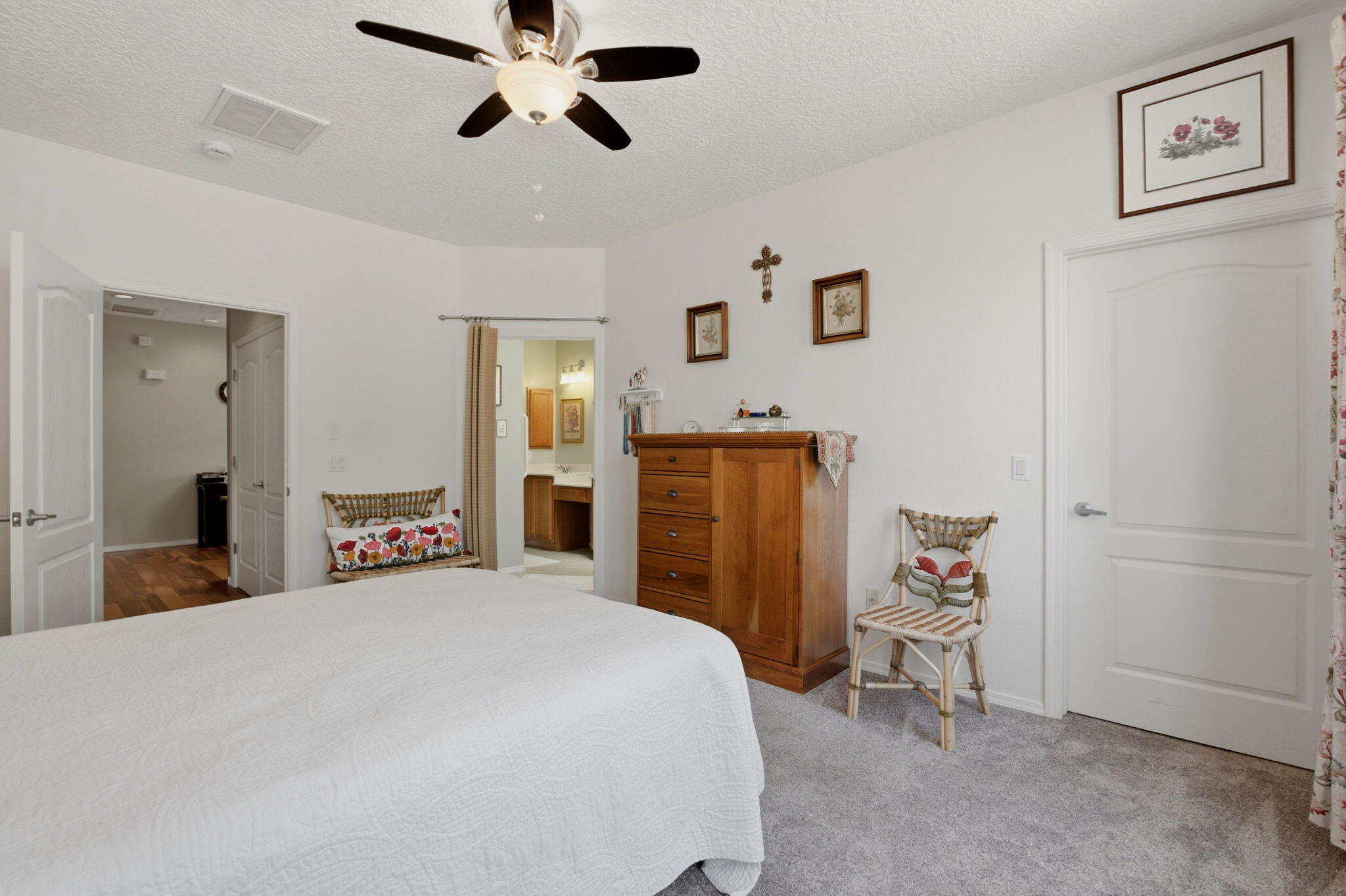 Photo 17 — 840 Cottonwood Circle