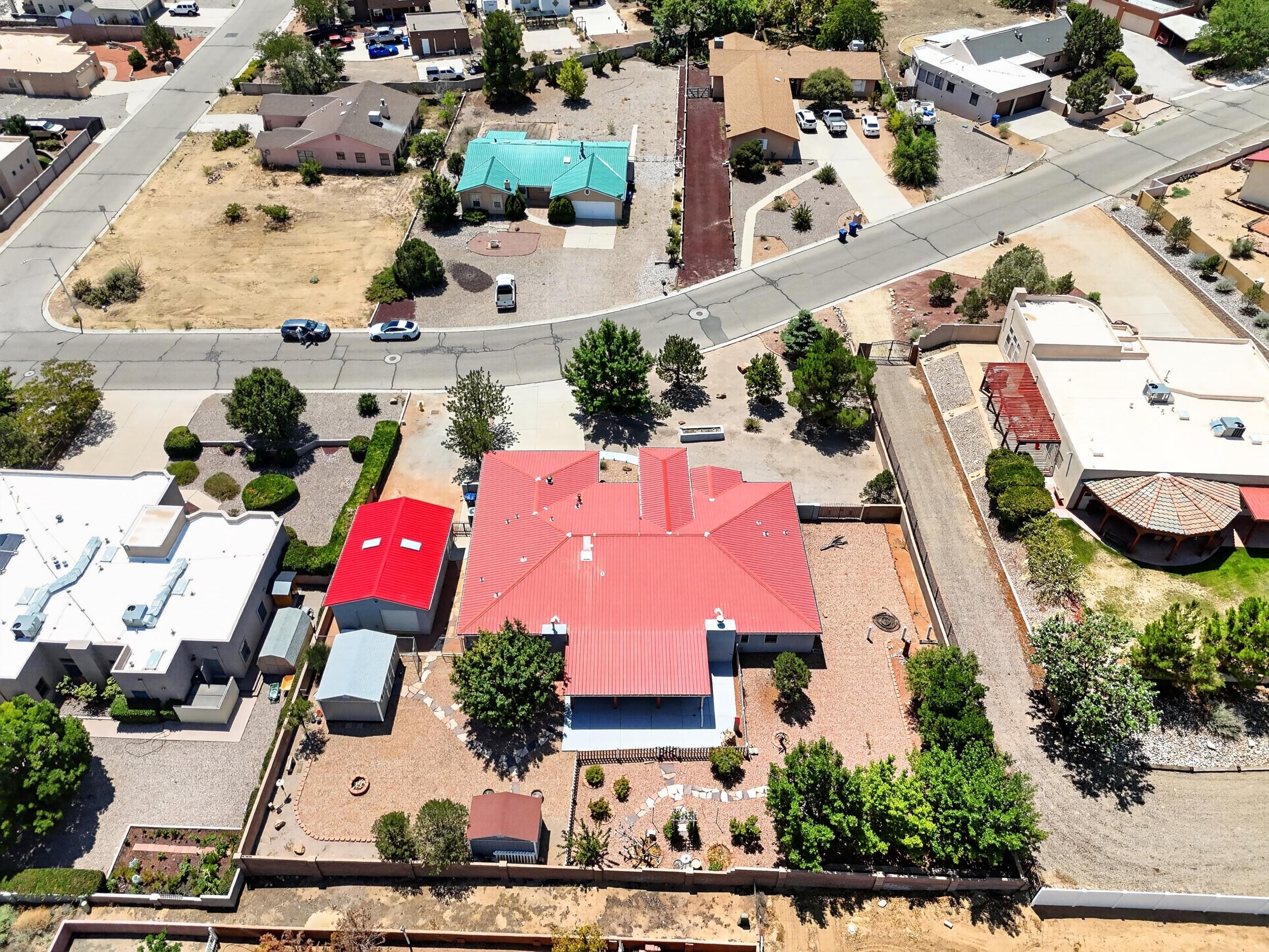 Photo 17 — 1400 Hillside Drive SW