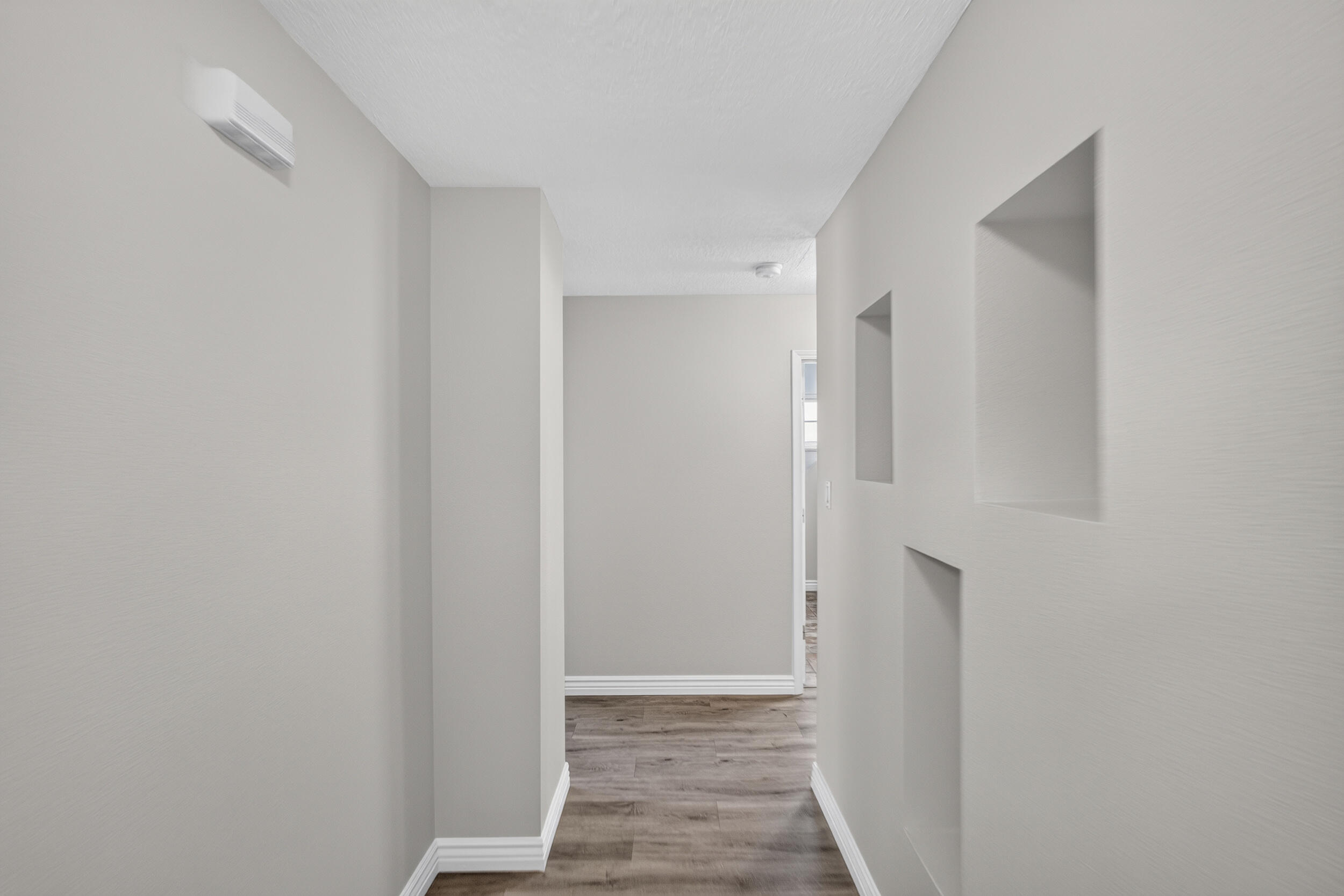 Photo 14 — 1400 Hillside Drive SW