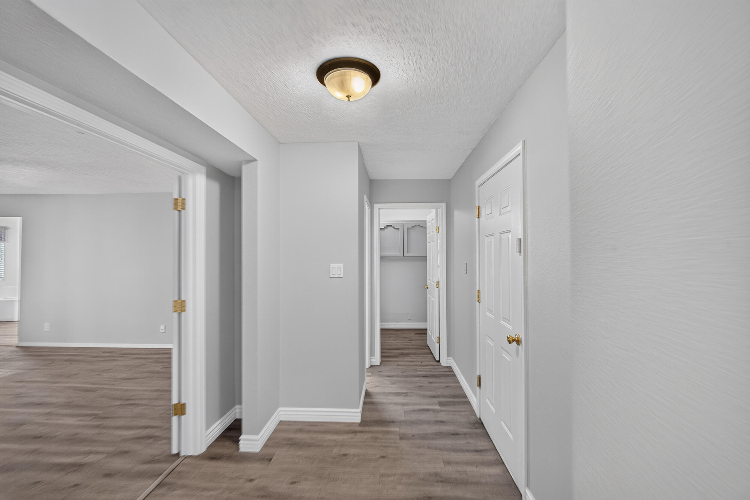 Photo 10 — 1400 Hillside Drive SW
