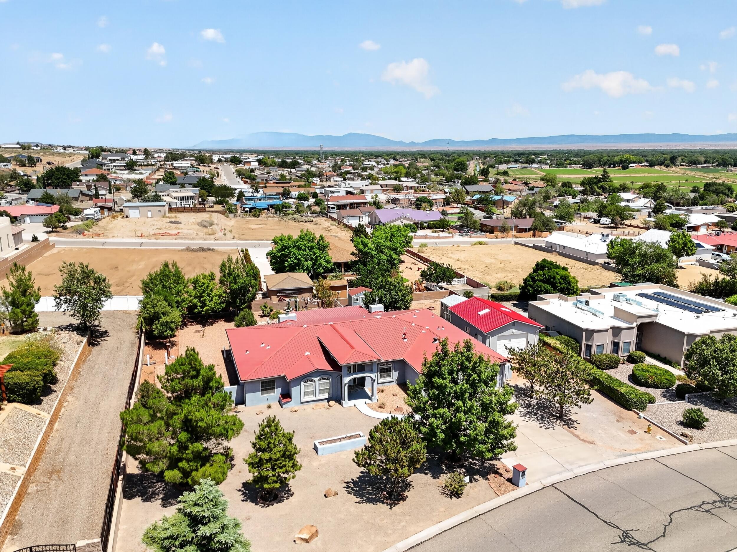 Photo 3 — 1400 Hillside Drive SW