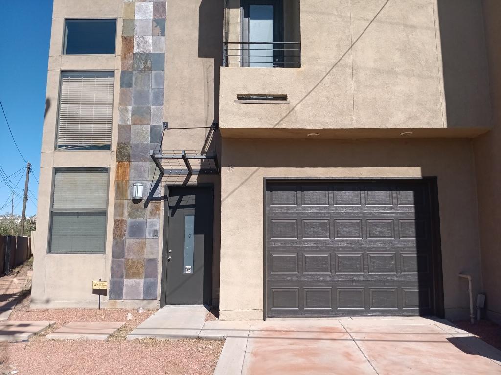 915 Edith Boulevard NE Unit B, Albuquerque, NM 87102
