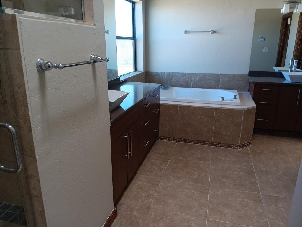 Photo 11 — 915 Edith Boulevard NE Unit B