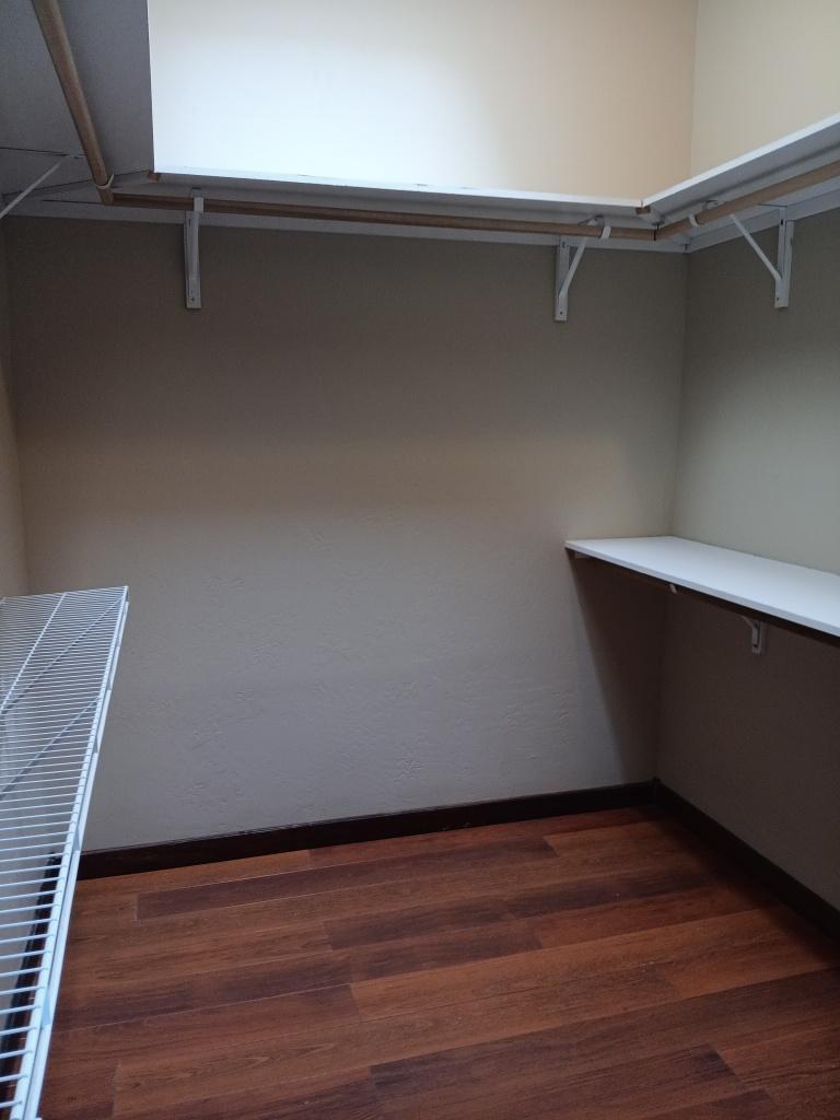 Photo 10 — 915 Edith Boulevard NE Unit B