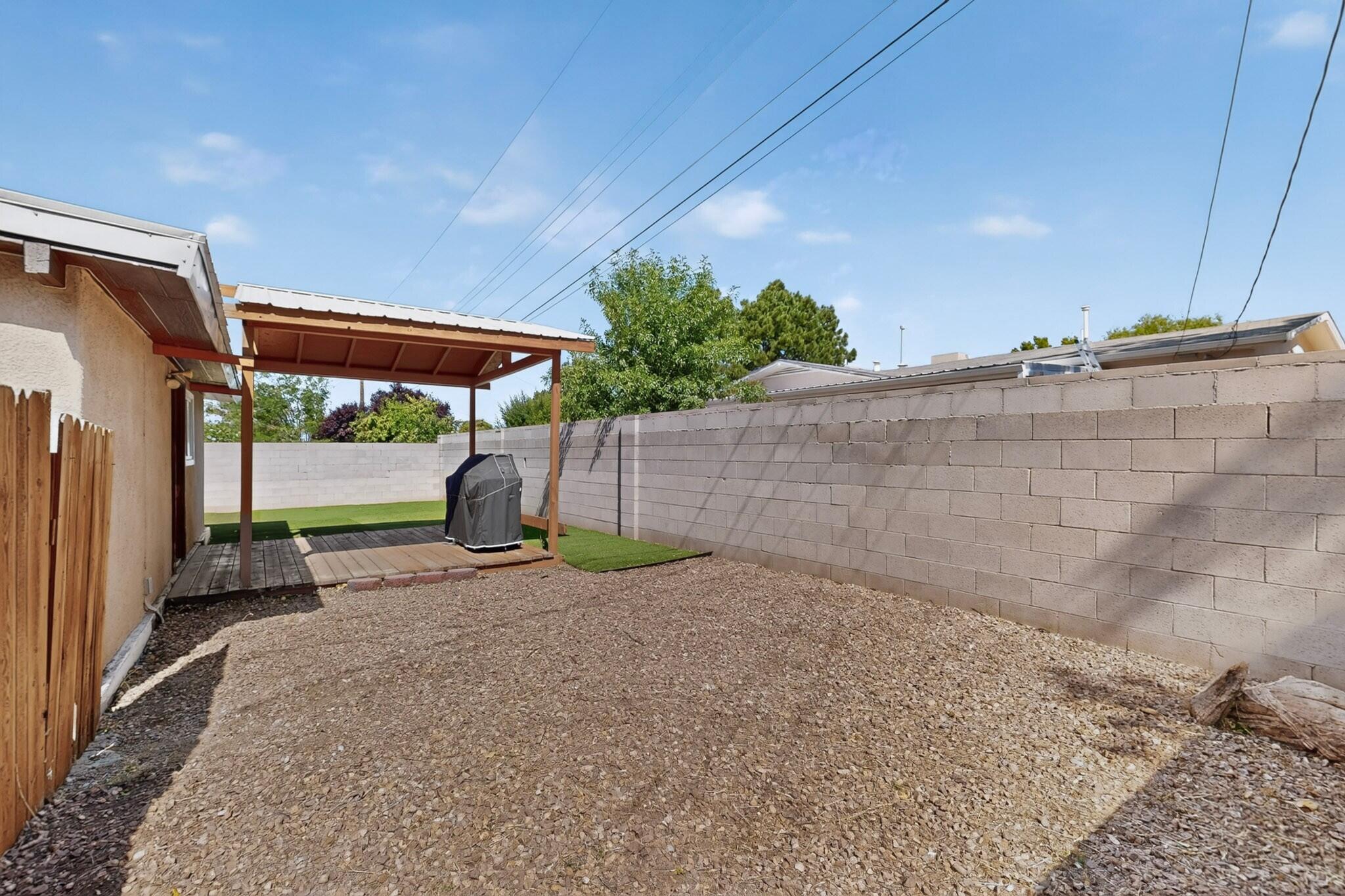 Photo 4 — 10209 Mesa Arriba Avenue NE