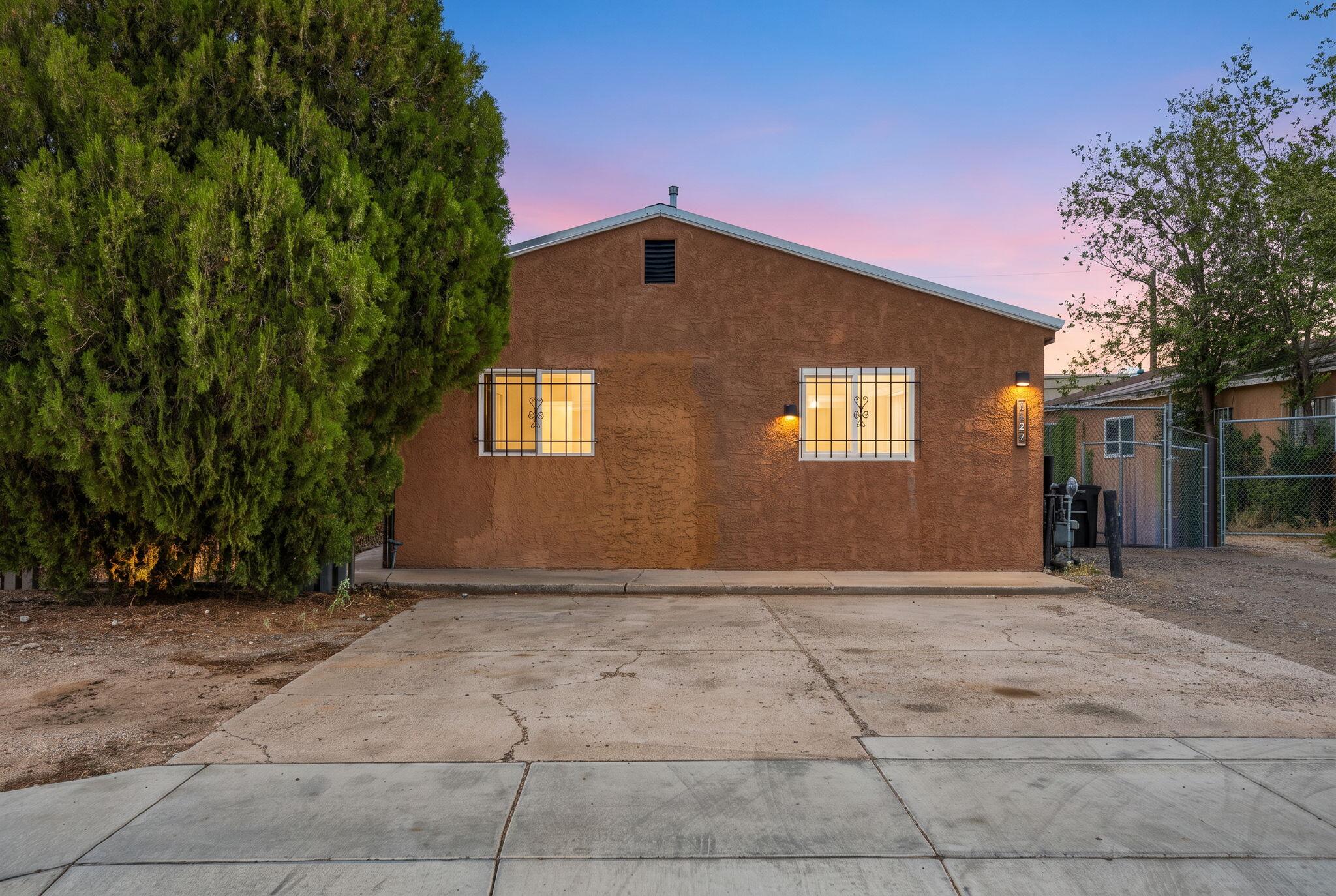 425 Grove Street SE, Albuquerque, NM 87108