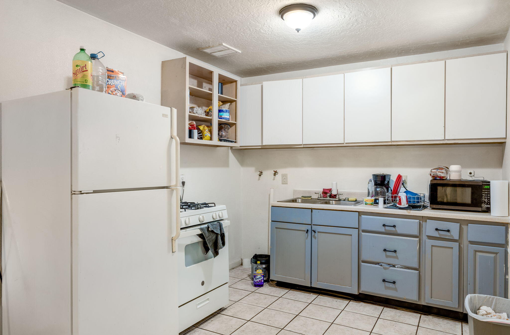 Photo 11 — 425 Grove Street SE