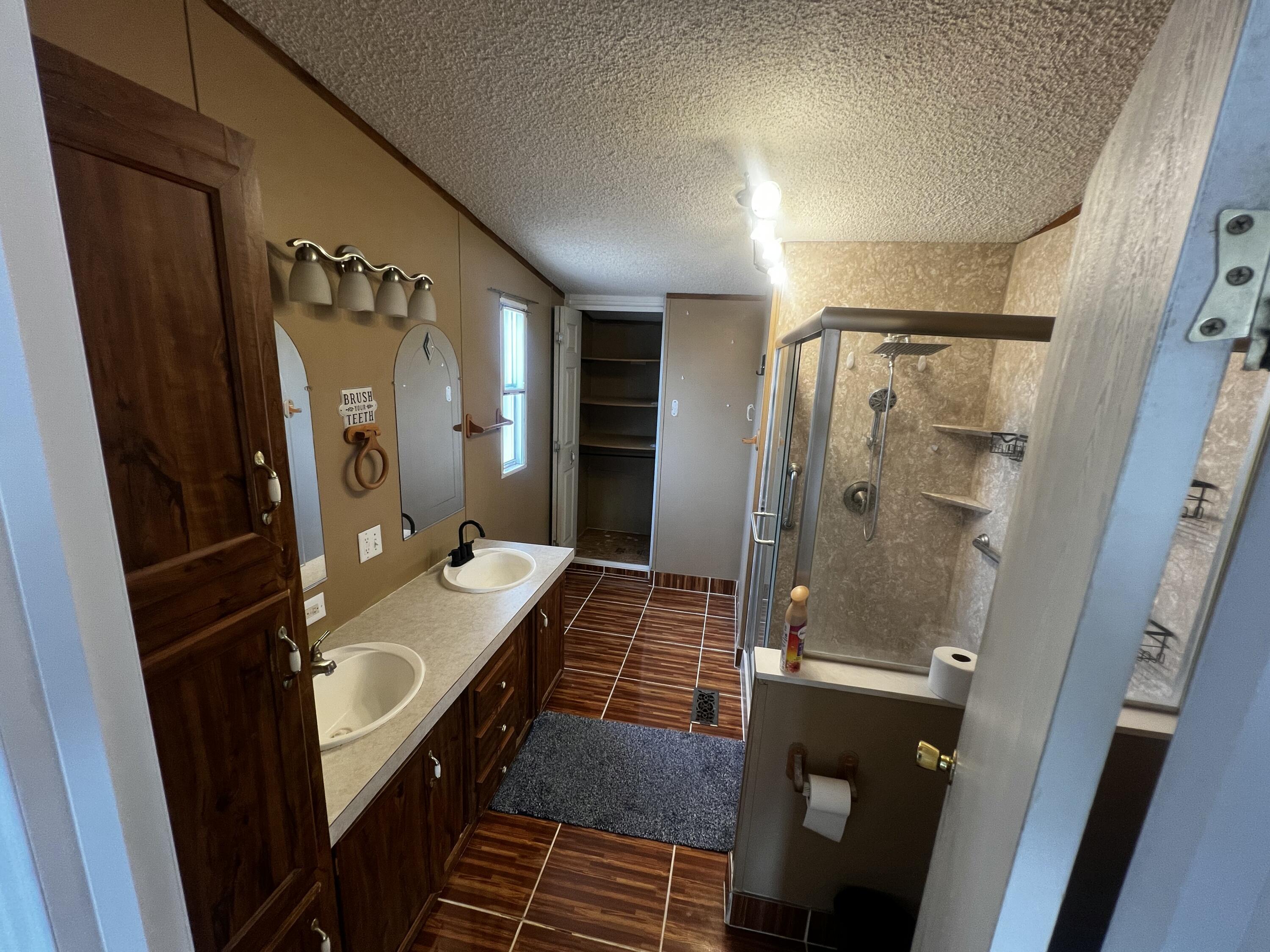 Photo 5 — 825 Corona Avenue