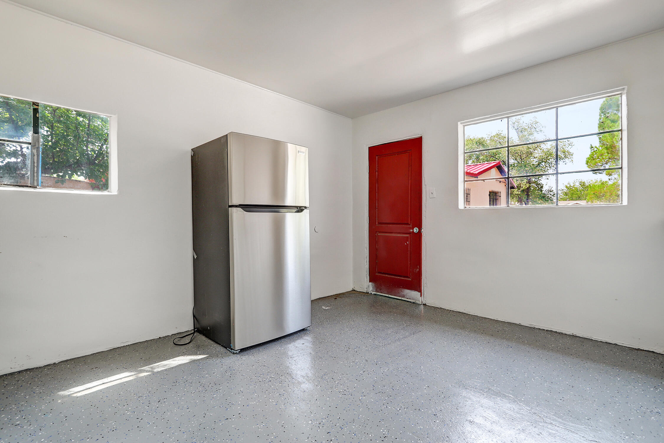 Photo 19 — 2560 Mervosh Avenue SW