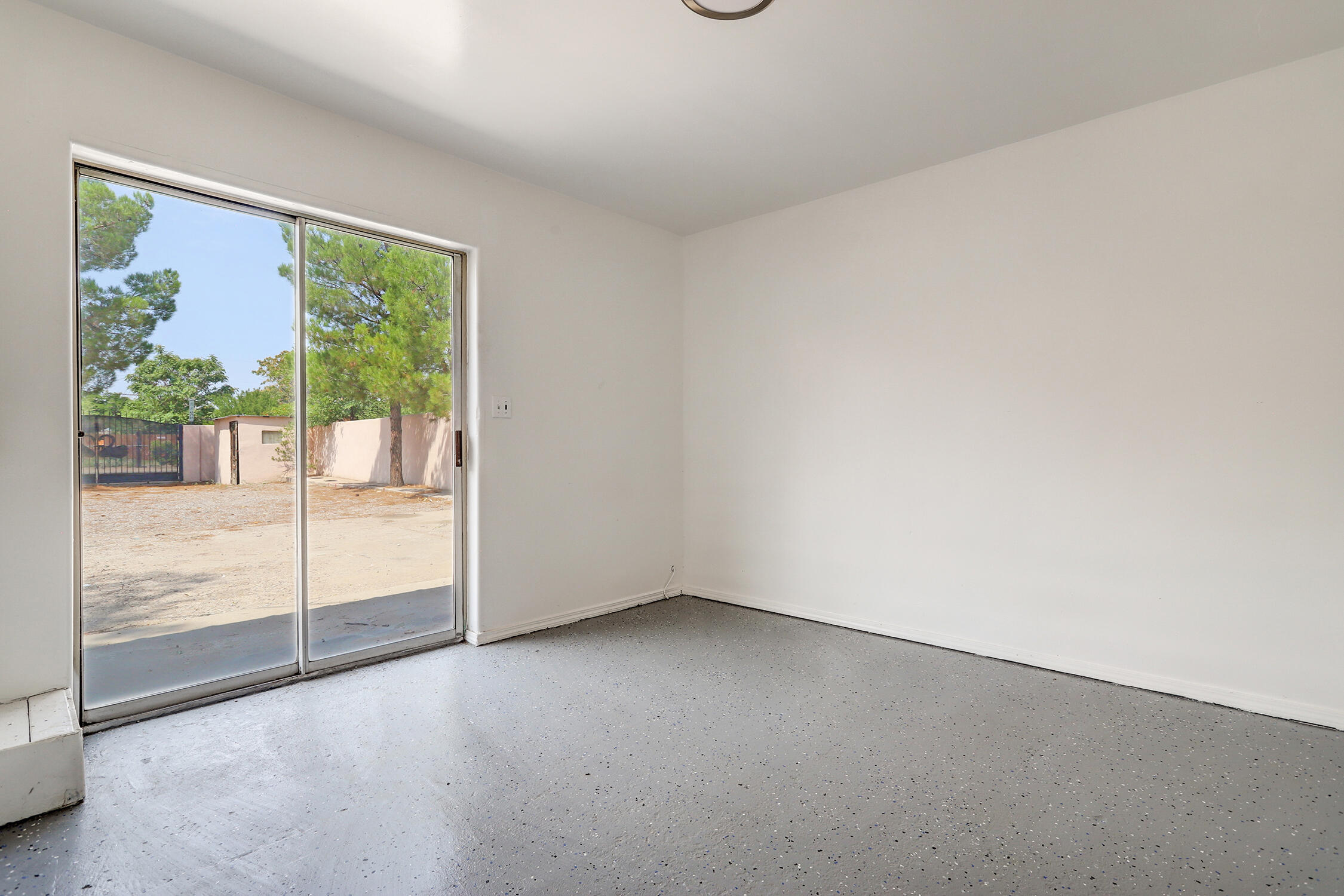 Photo 18 — 2560 Mervosh Avenue SW