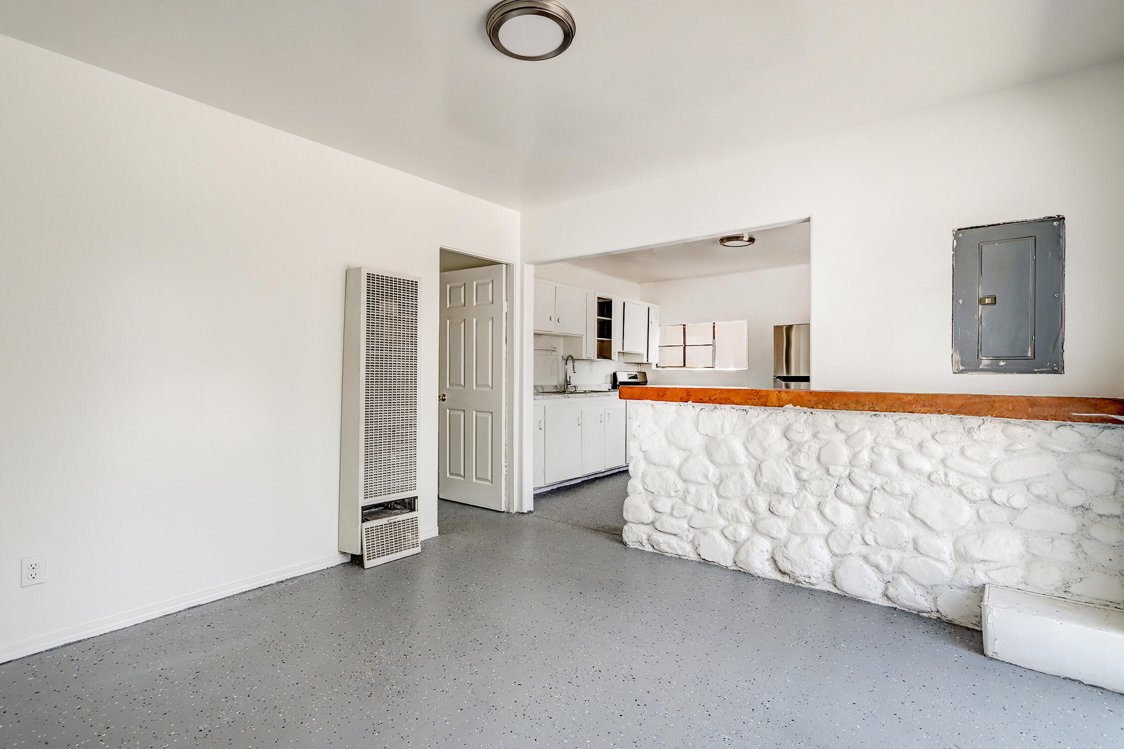 Photo 17 — 2560 Mervosh Avenue SW