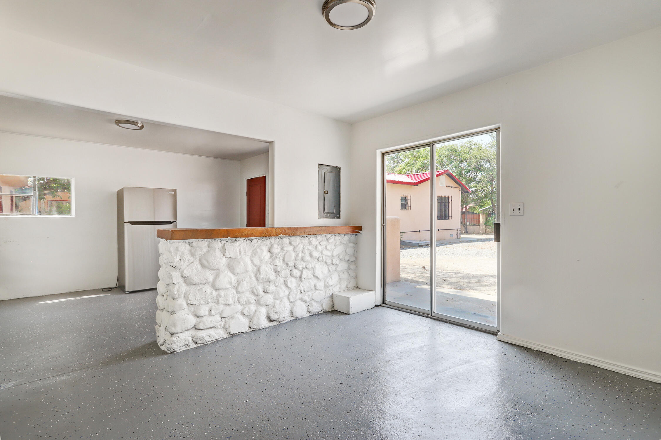 Photo 16 — 2560 Mervosh Avenue SW