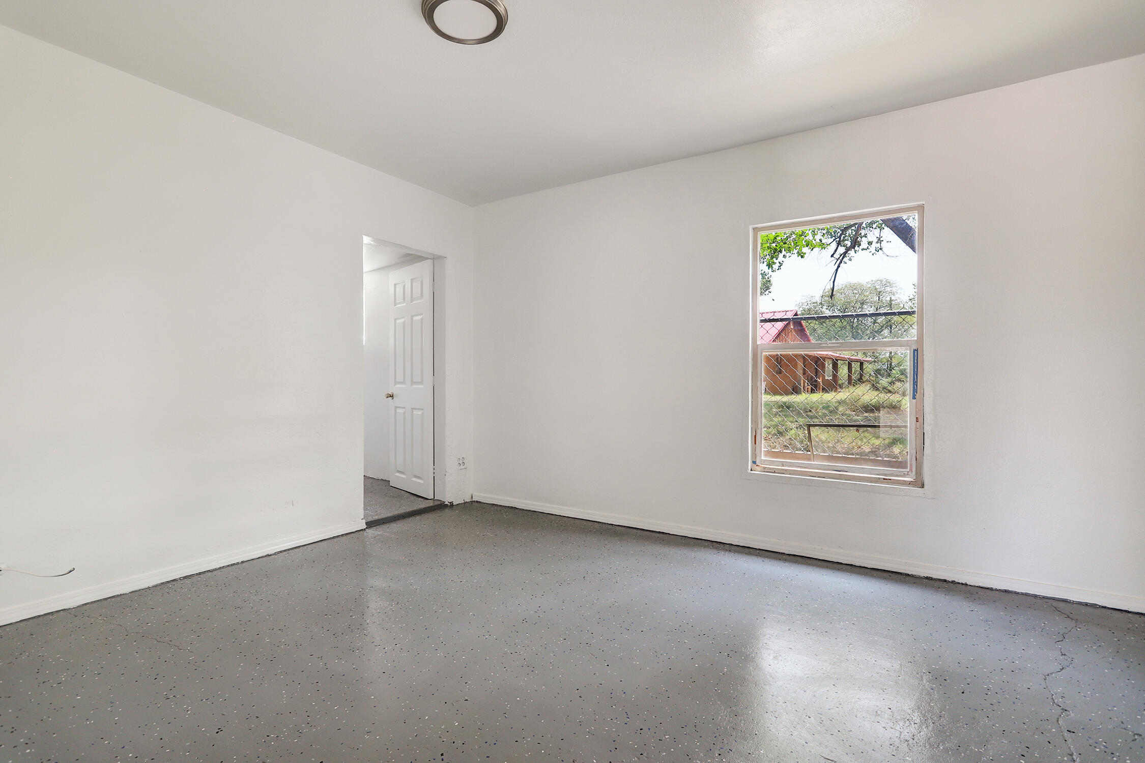 Photo 15 — 2560 Mervosh Avenue SW