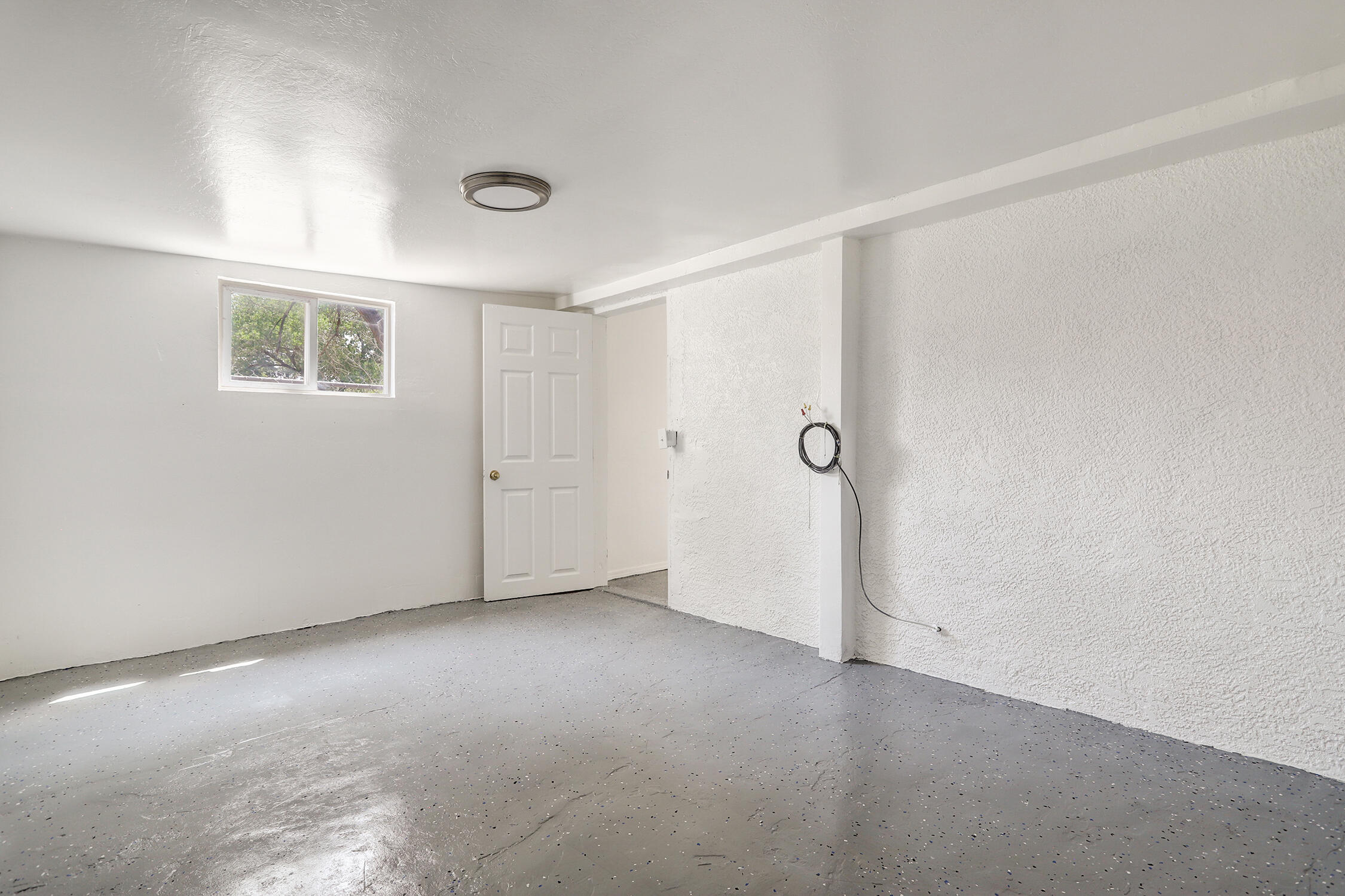 Photo 12 — 2560 Mervosh Avenue SW