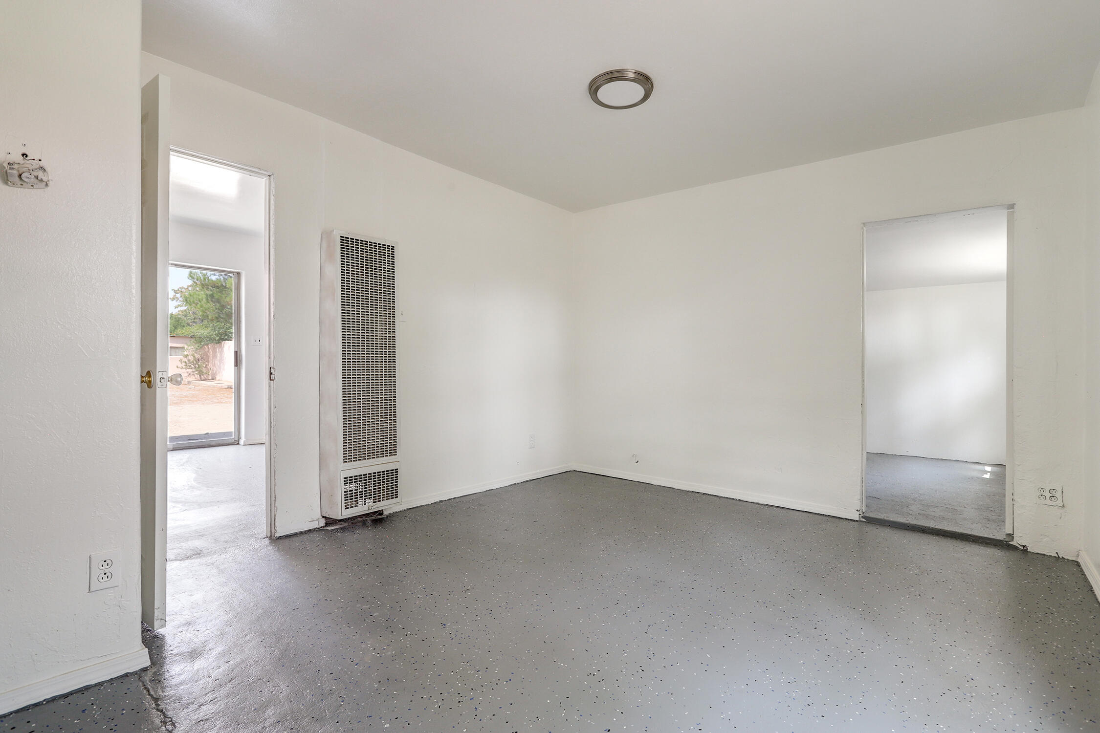 Photo 10 — 2560 Mervosh Avenue SW