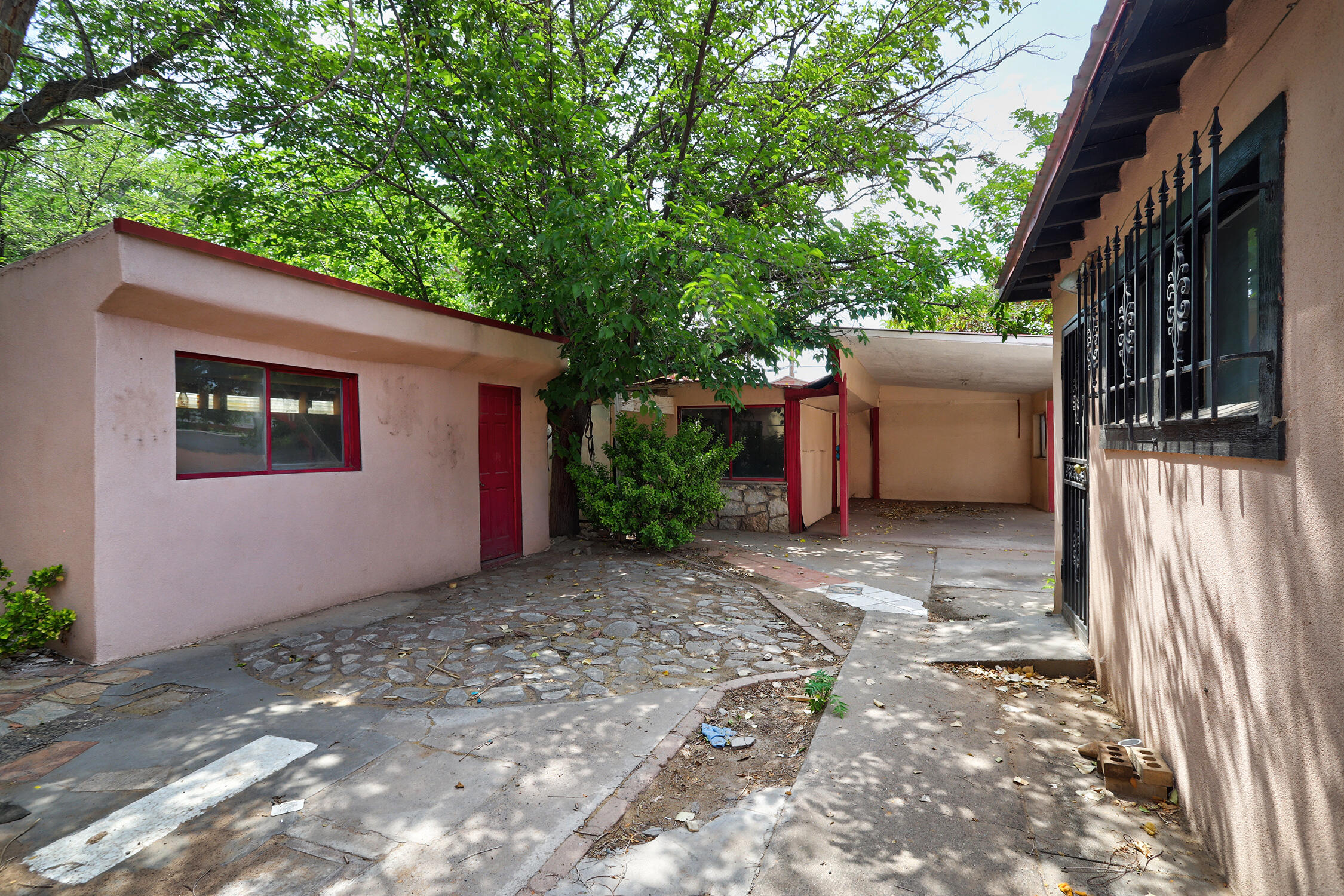 Photo 8 — 2560 Mervosh Avenue SW