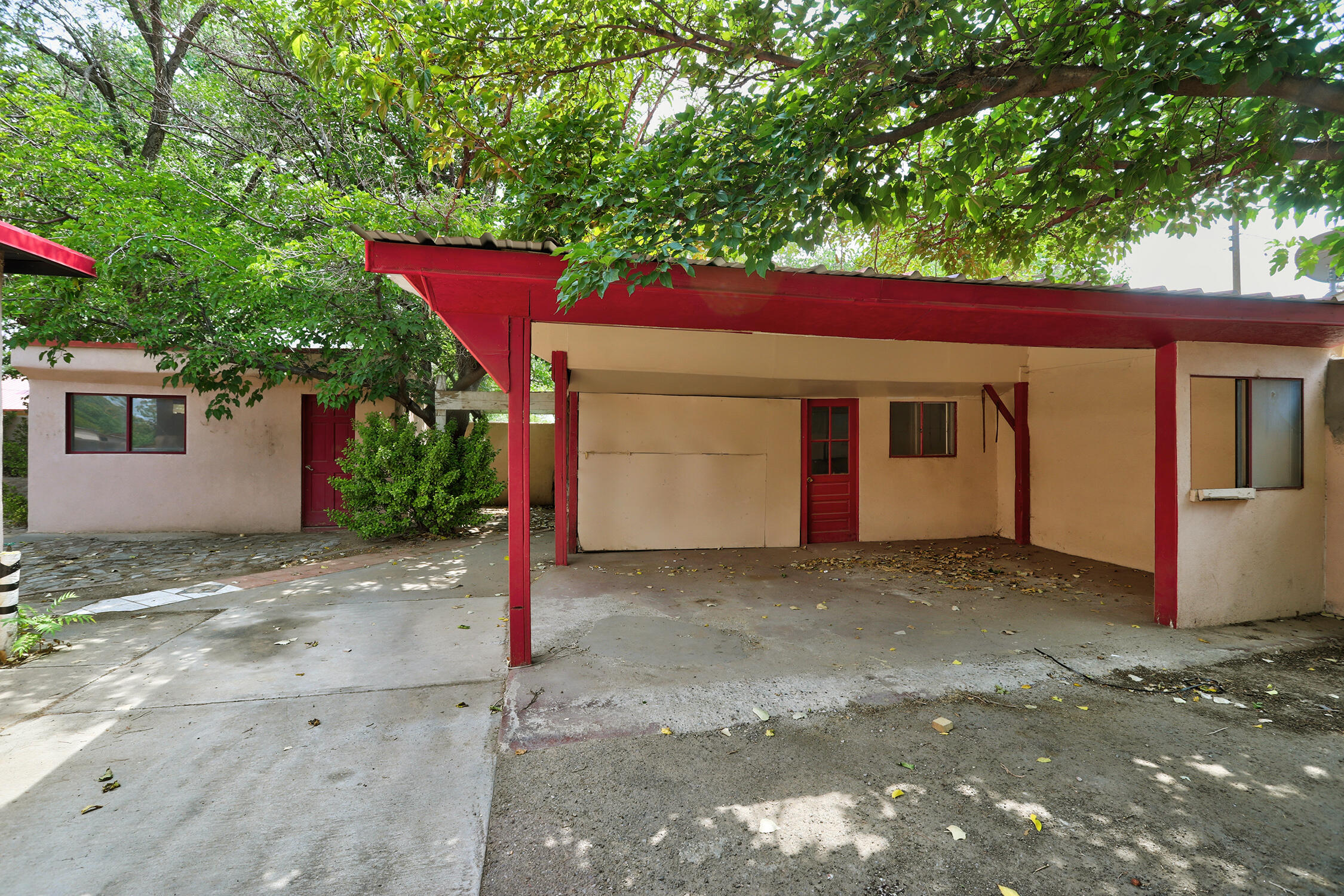 Photo 7 — 2560 Mervosh Avenue SW