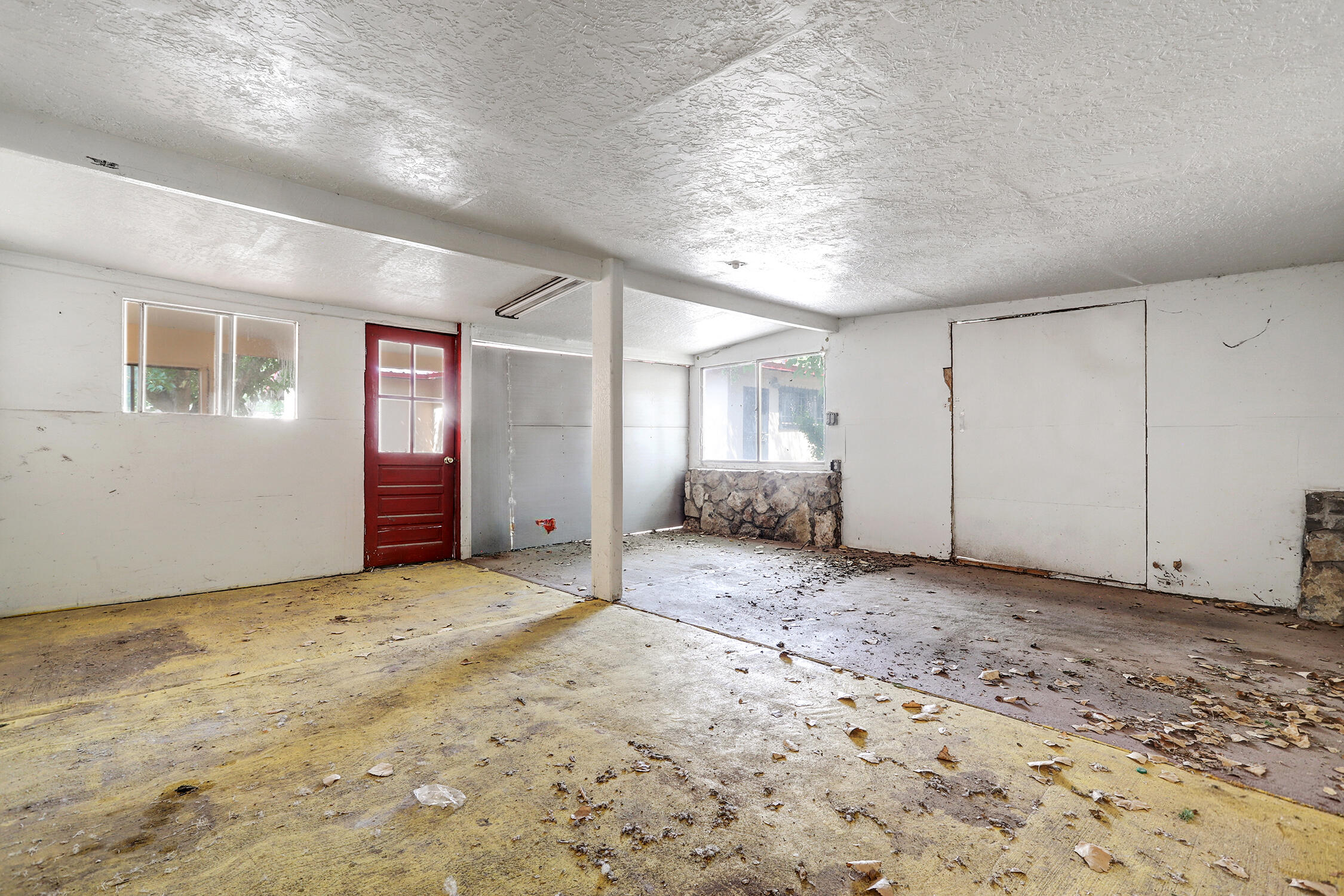 Photo 3 — 2560 Mervosh Avenue SW