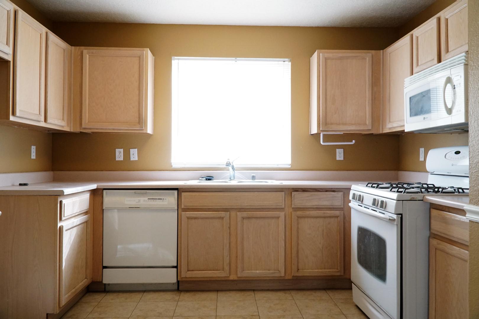 Photo 14 — 10636 Rigoletto Drive NW