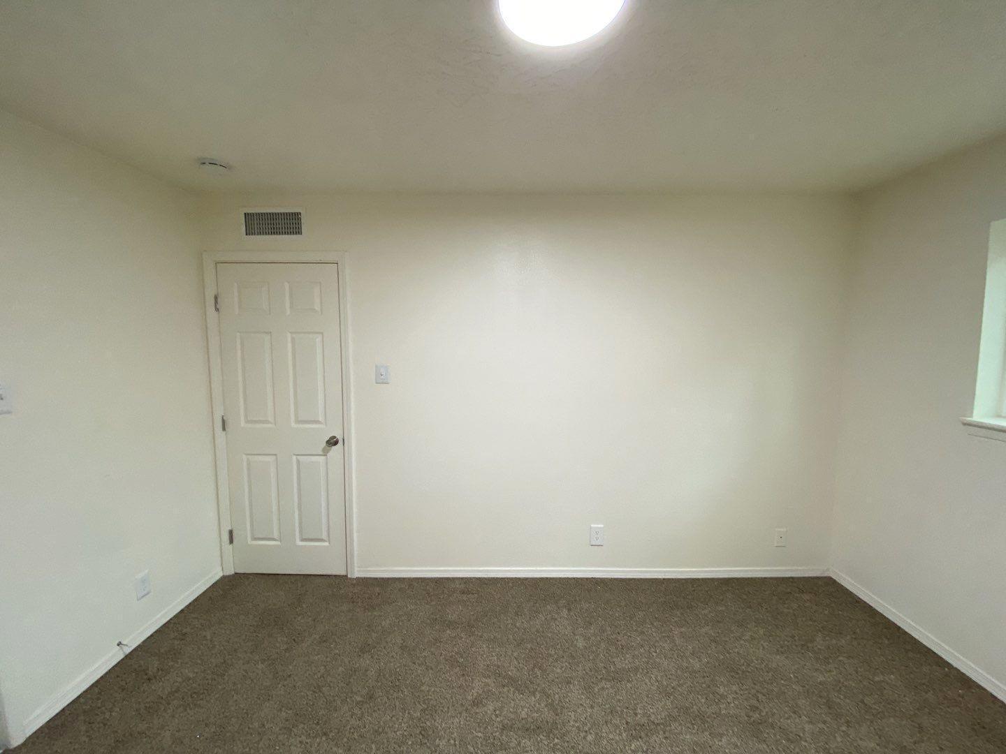 Photo 9 — 12120 Menaul Boulevard NE 3