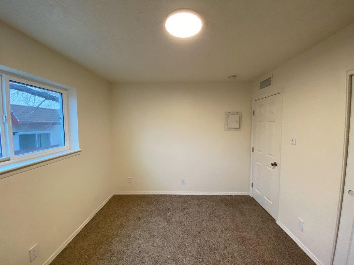 Photo 5 — 12120 Menaul Boulevard NE 3