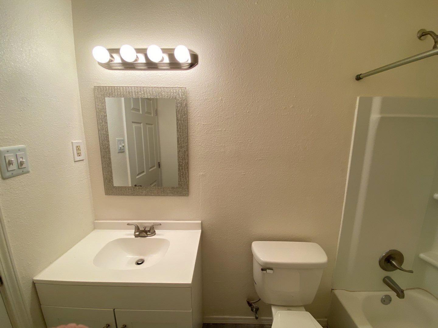 Photo 4 — 12120 Menaul Boulevard NE 3