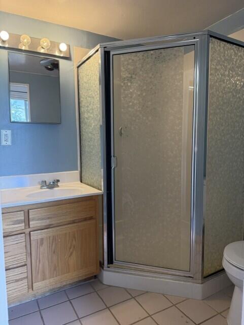 Photo 10 — 703 Liles Street
