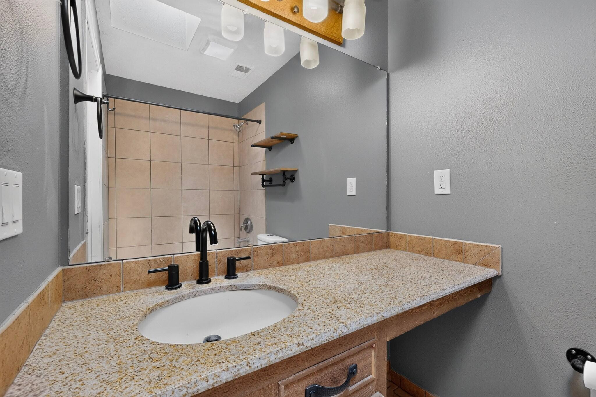 Photo 18 — 1598 Perma Drive NE