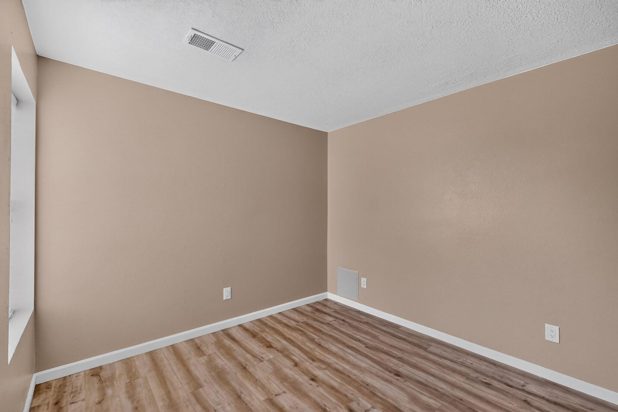 Photo 15 — 1598 Perma Drive NE