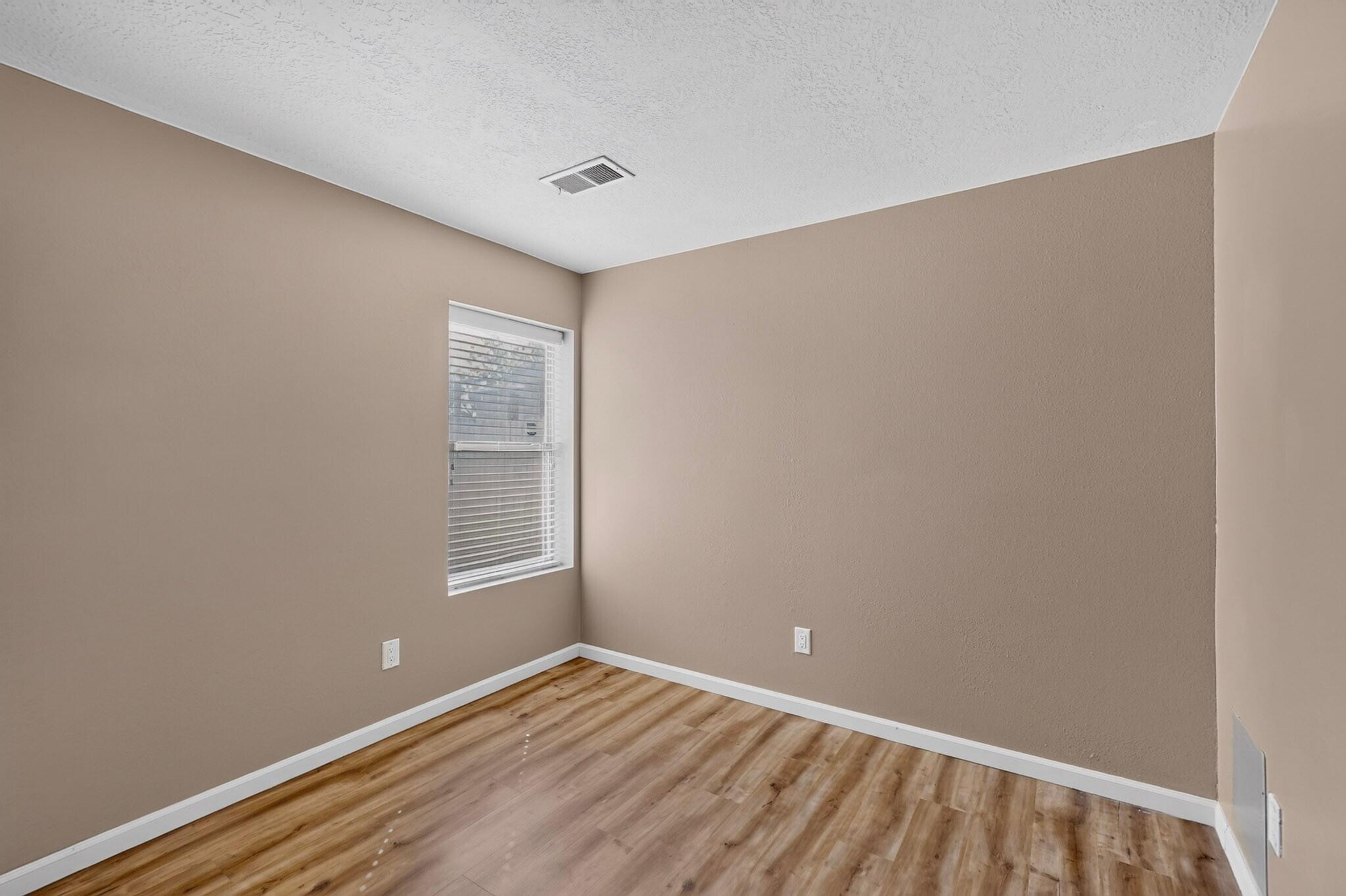Photo 10 — 1598 Perma Drive NE