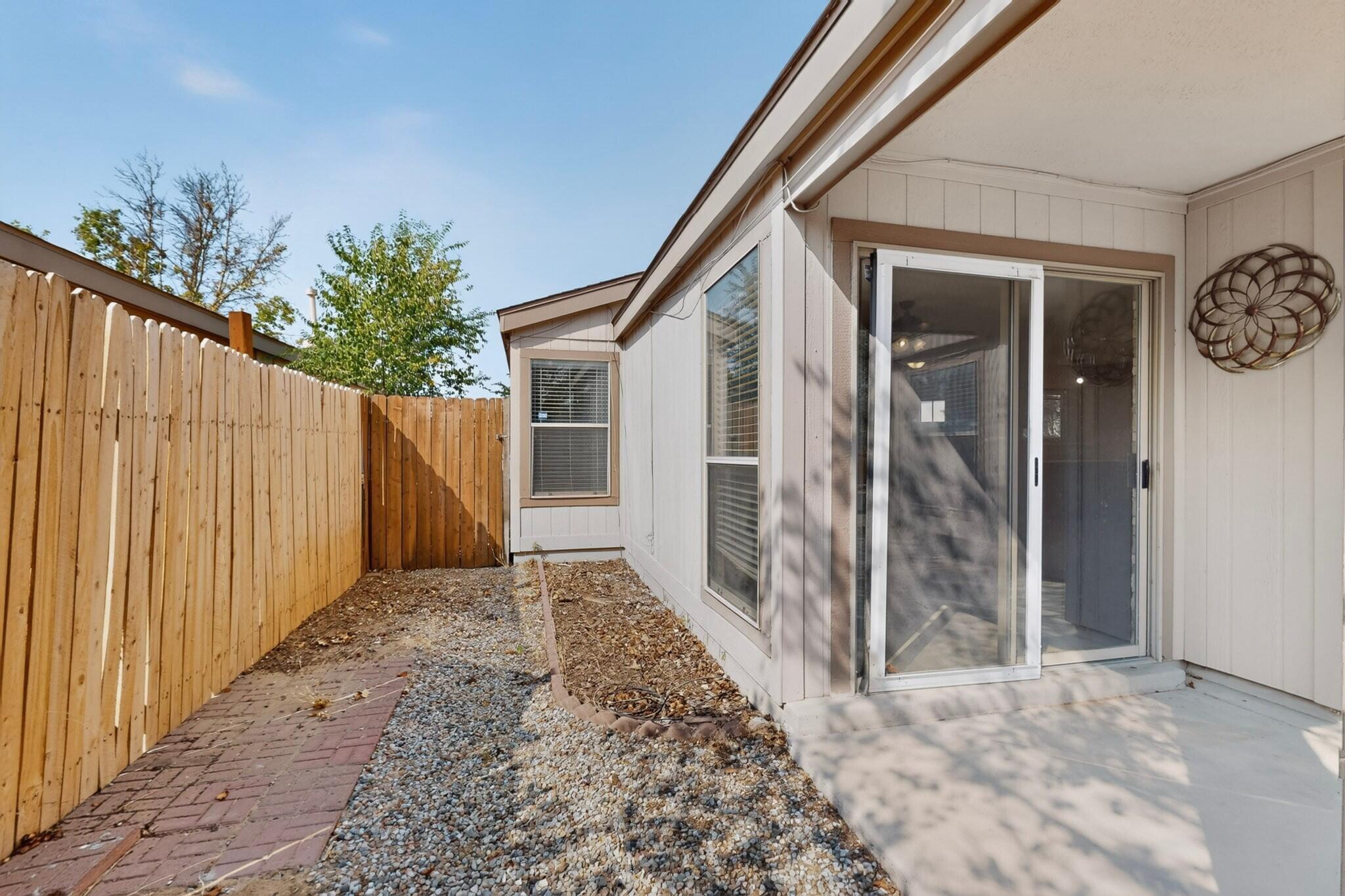 Photo 2 — 1598 Perma Drive NE
