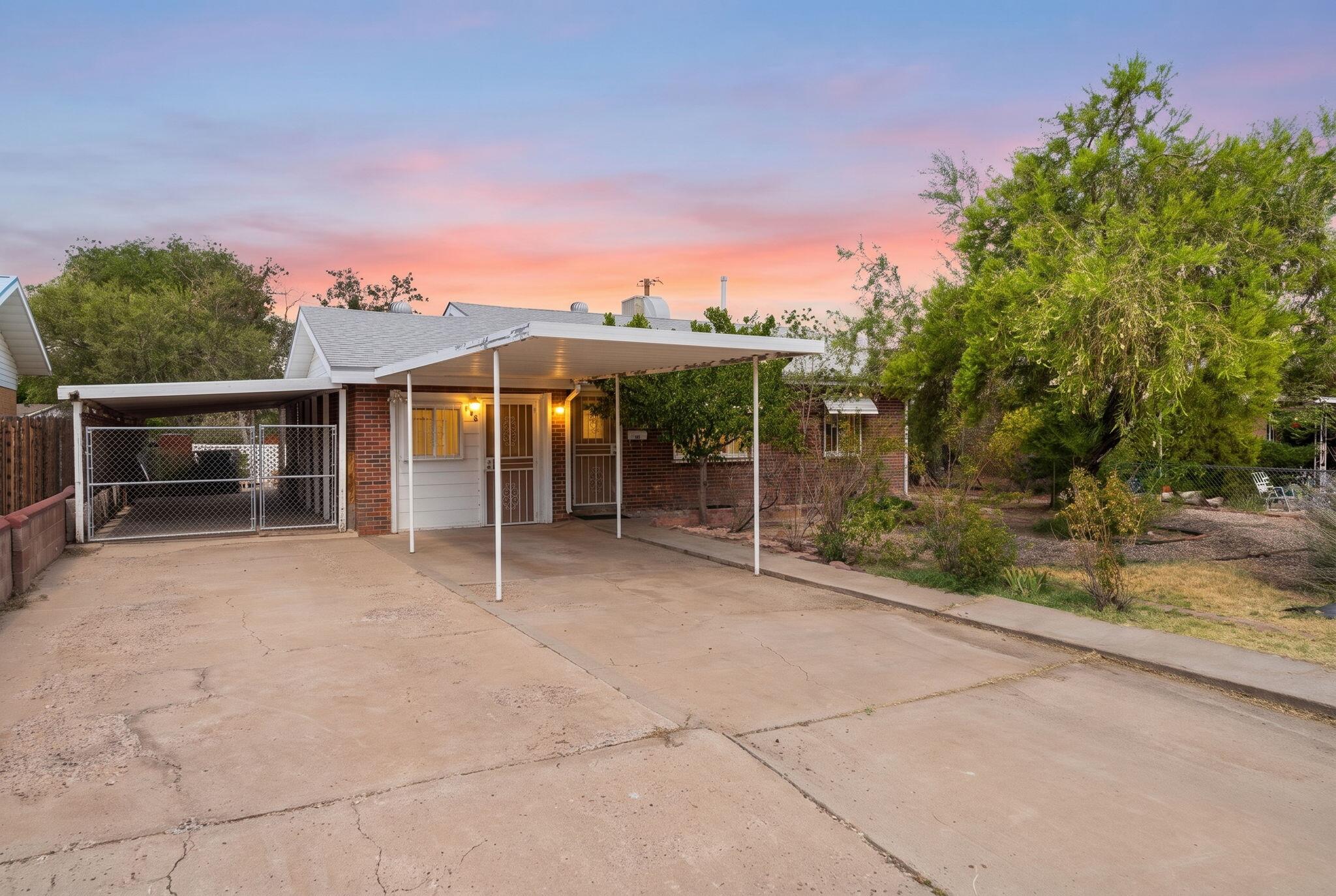 935 Manzano Street NE, Albuquerque, NM 87110