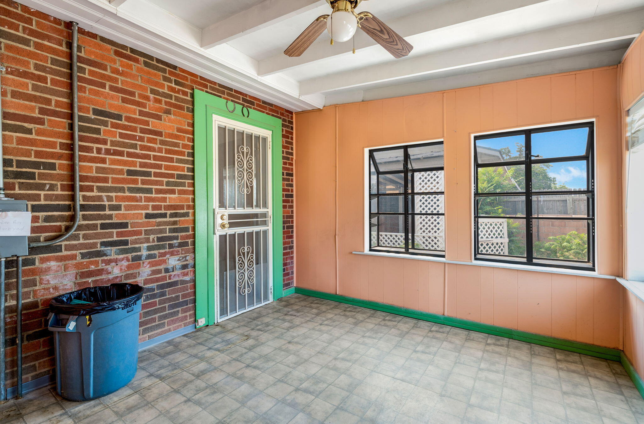 Photo 17 — 935 Manzano Street NE