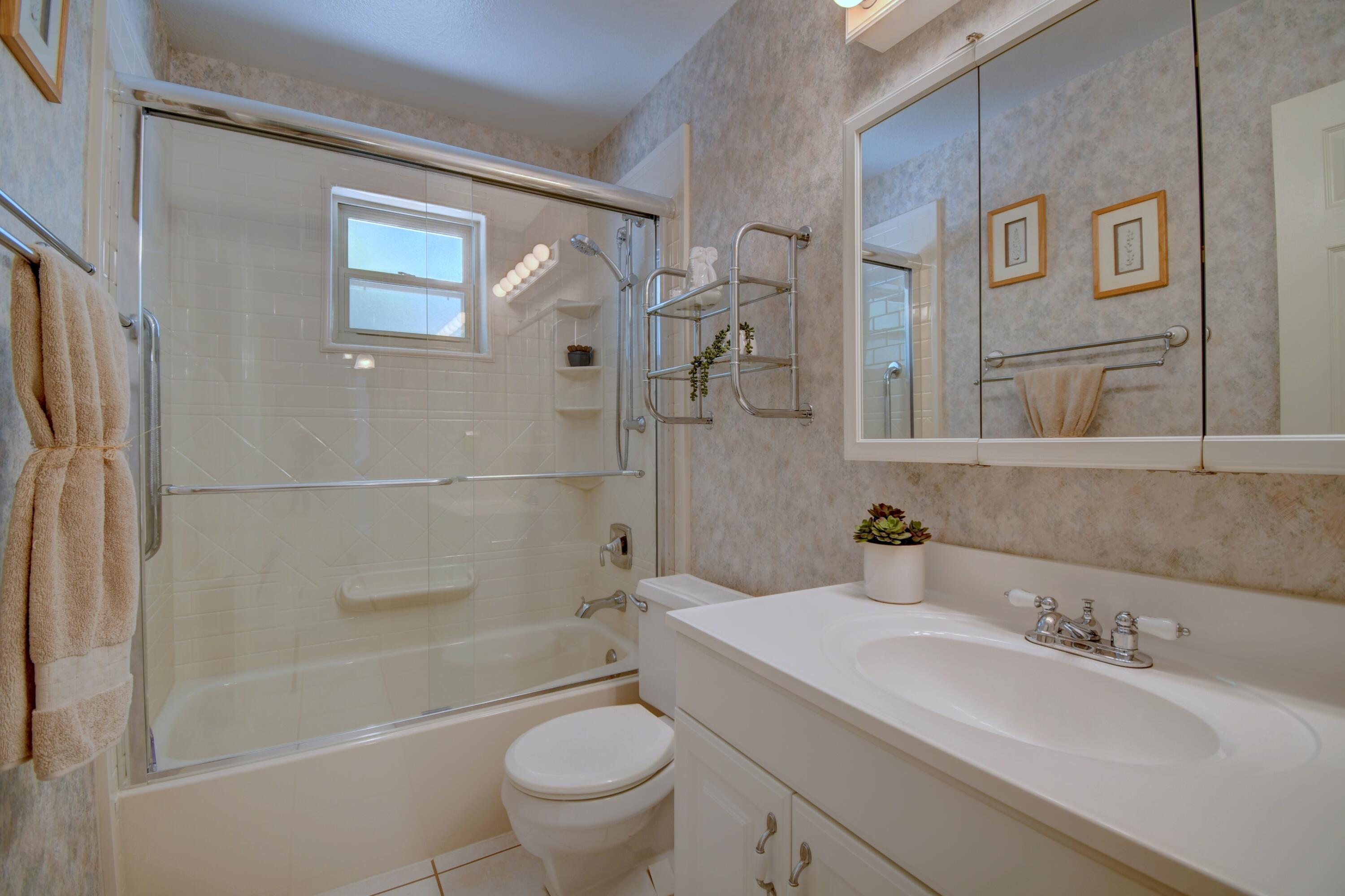 Photo 7 — 7553 Capulin Road NE