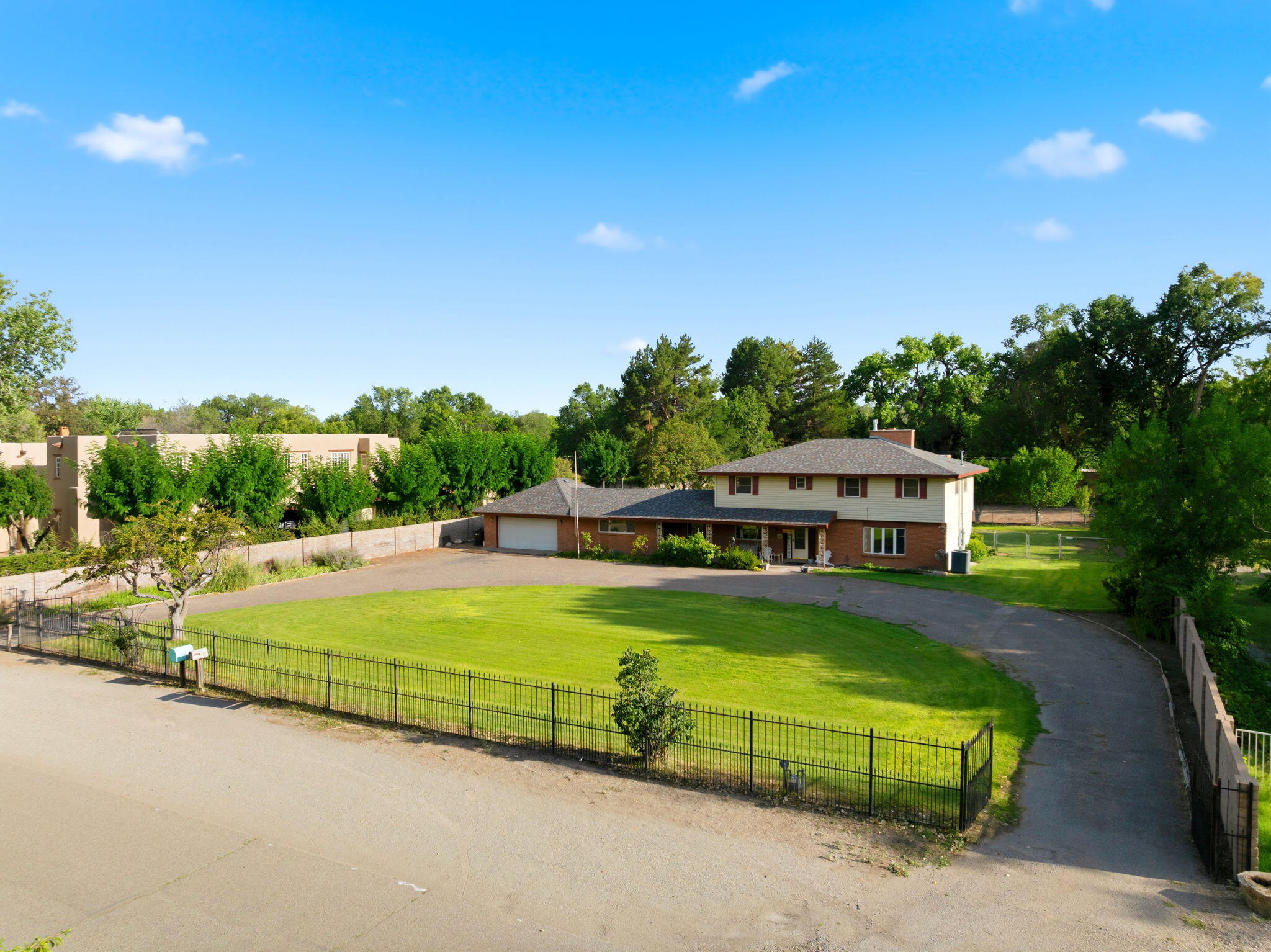 800 Pueblo Solano Road NW, Los Ranchos, NM 87107