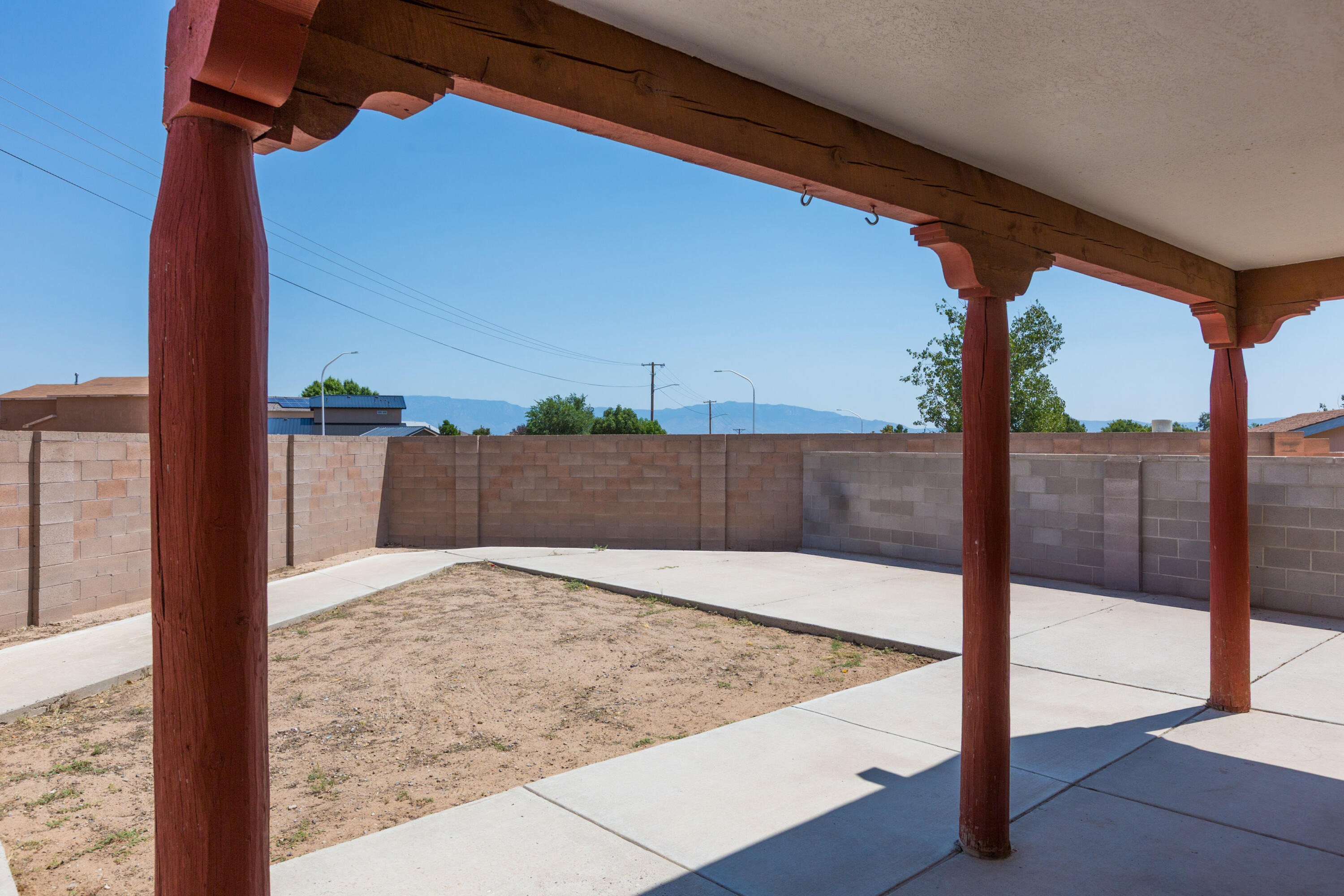 Photo 4 — 600 Avanti Street SW