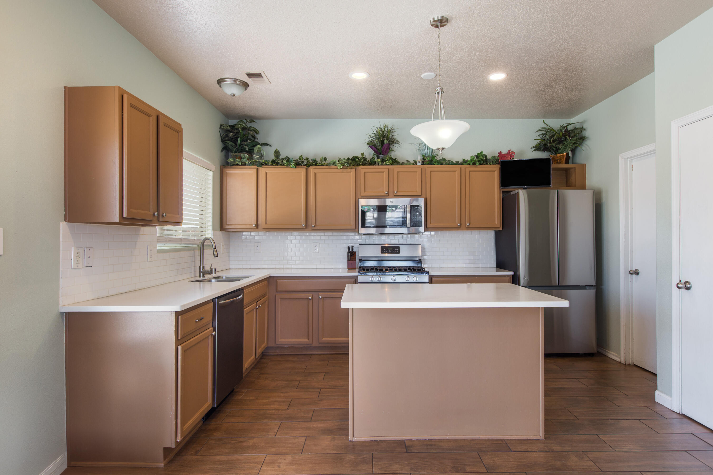 Photo 18 — 600 Avanti Street SW