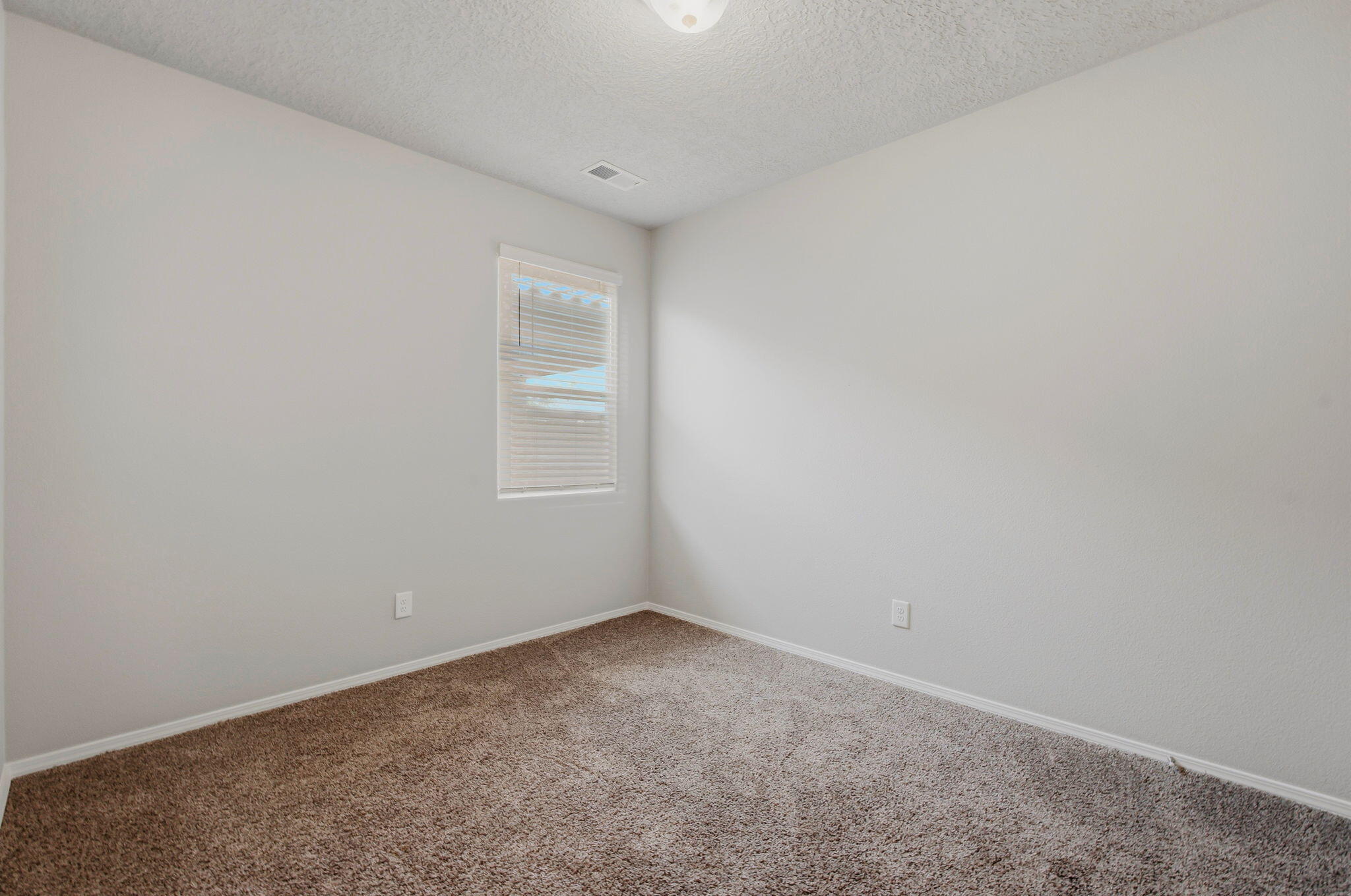 Photo 11 — 2015 Duke City Street SE