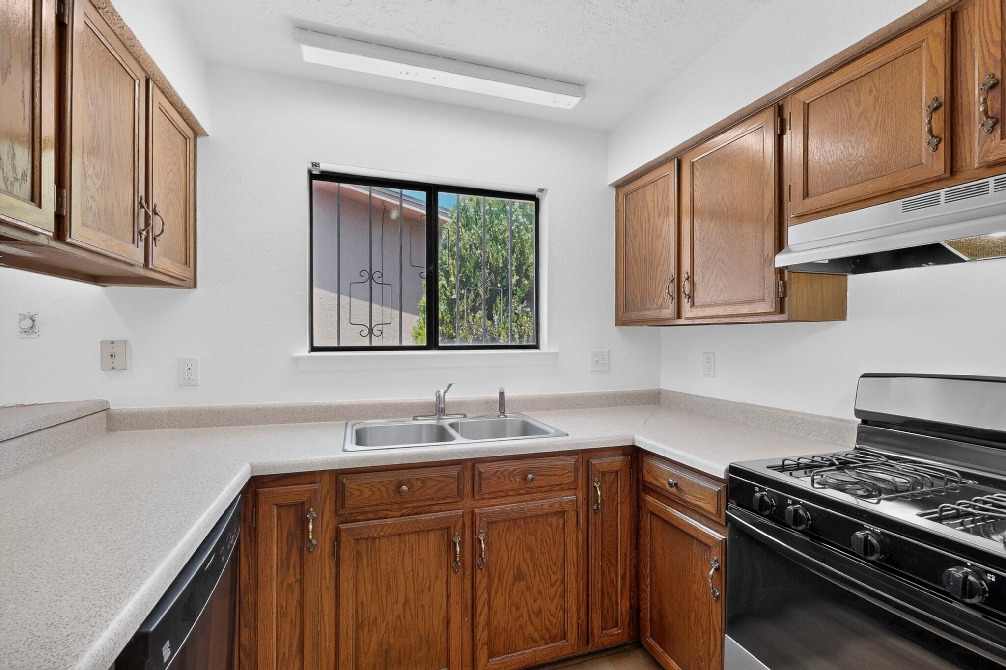 Photo 14 — 7201 Santa Fe Trail NW