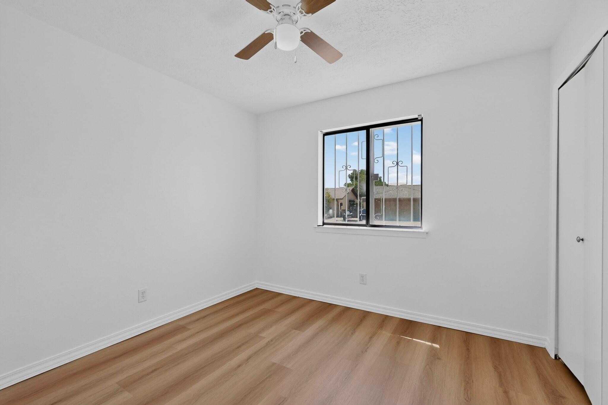 Photo 2 — 7201 Santa Fe Trail NW