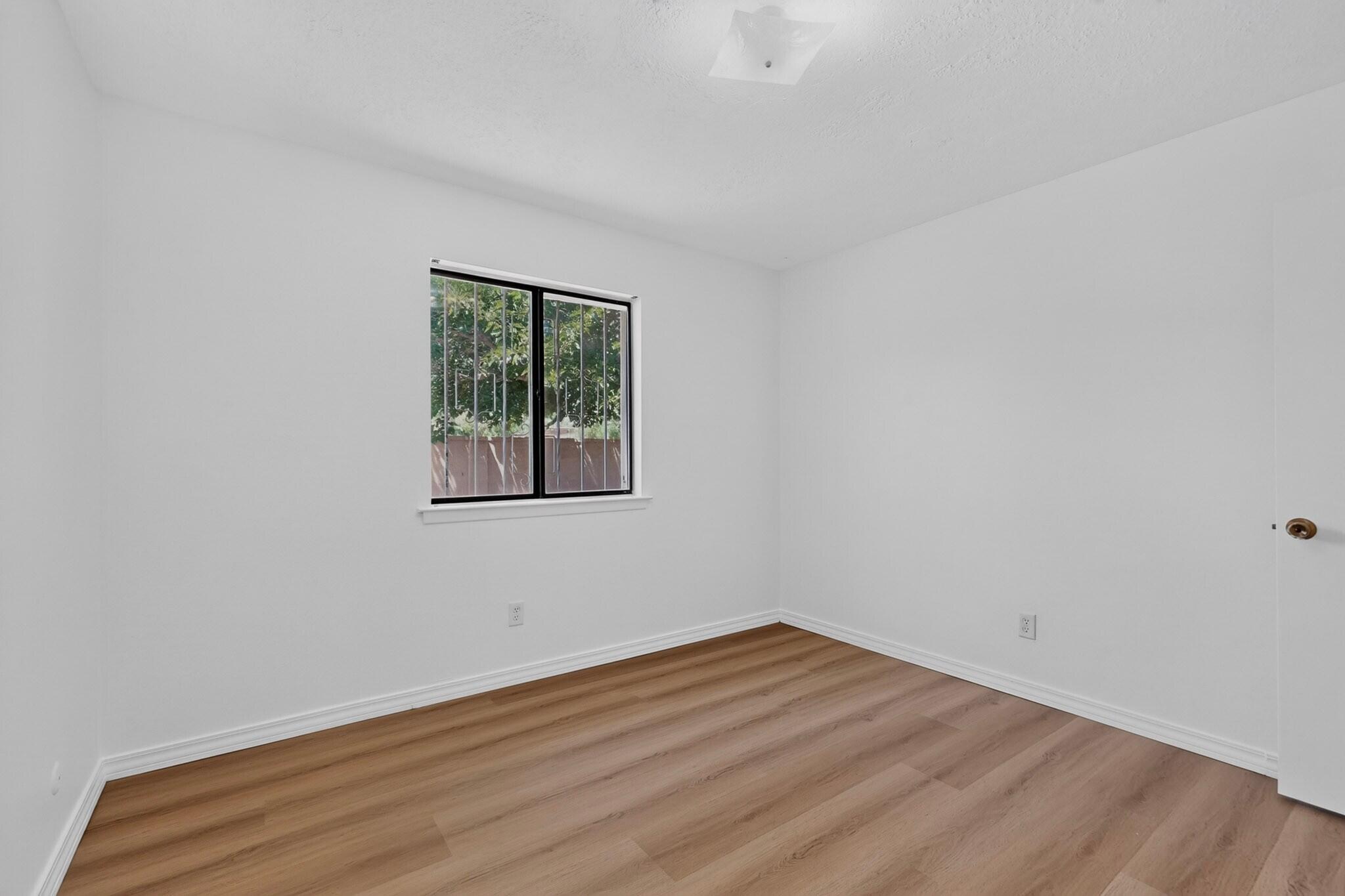Photo 5 — 7201 Santa Fe Trail NW