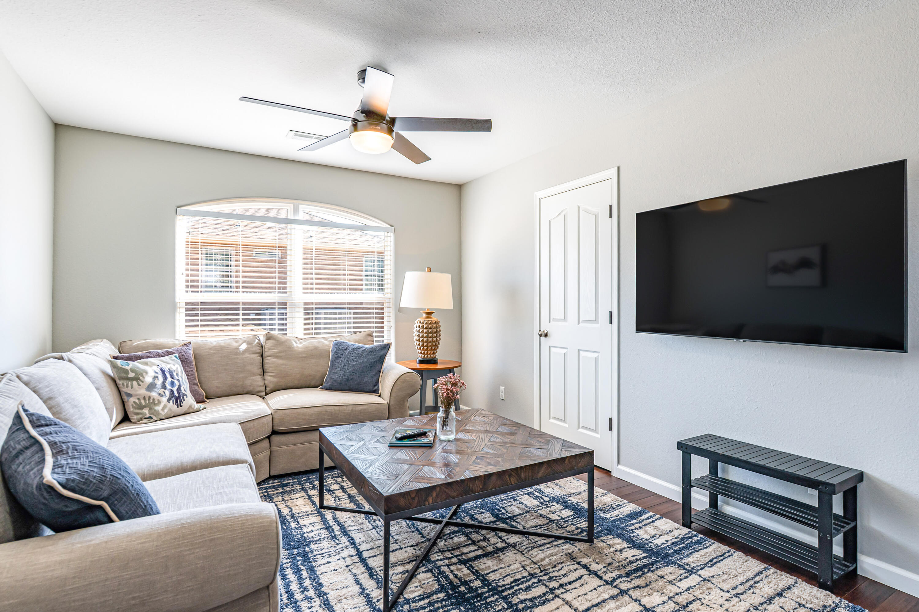 Photo 5 — 11220 Jordan Avenue NE