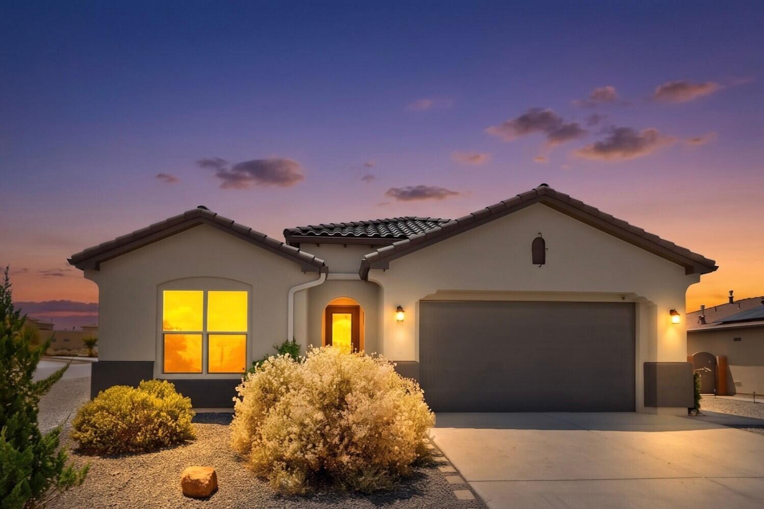 Photo 2 — 3307 Icarian Court NE