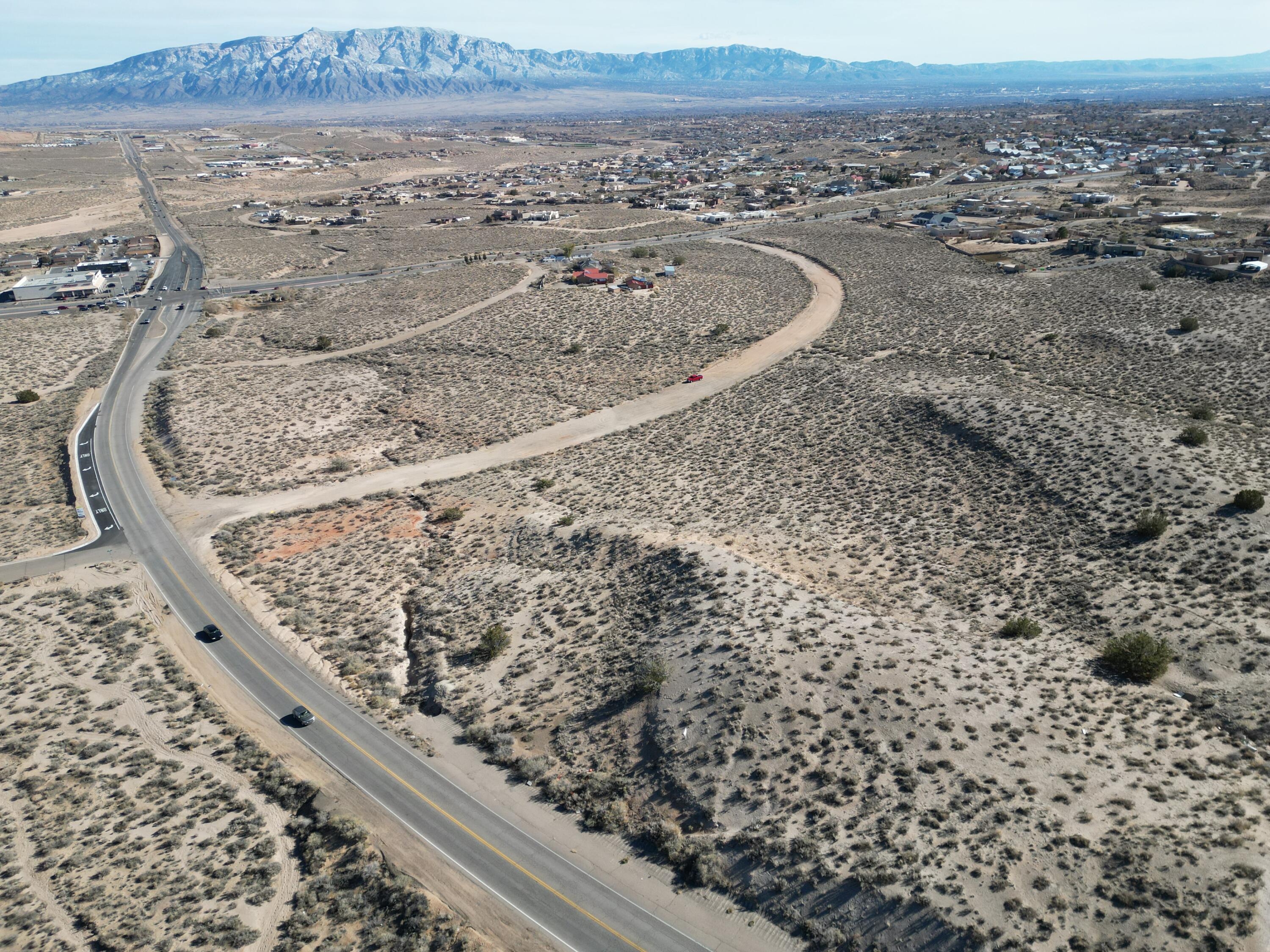 Photo 6 — 909 Acano Circle NE