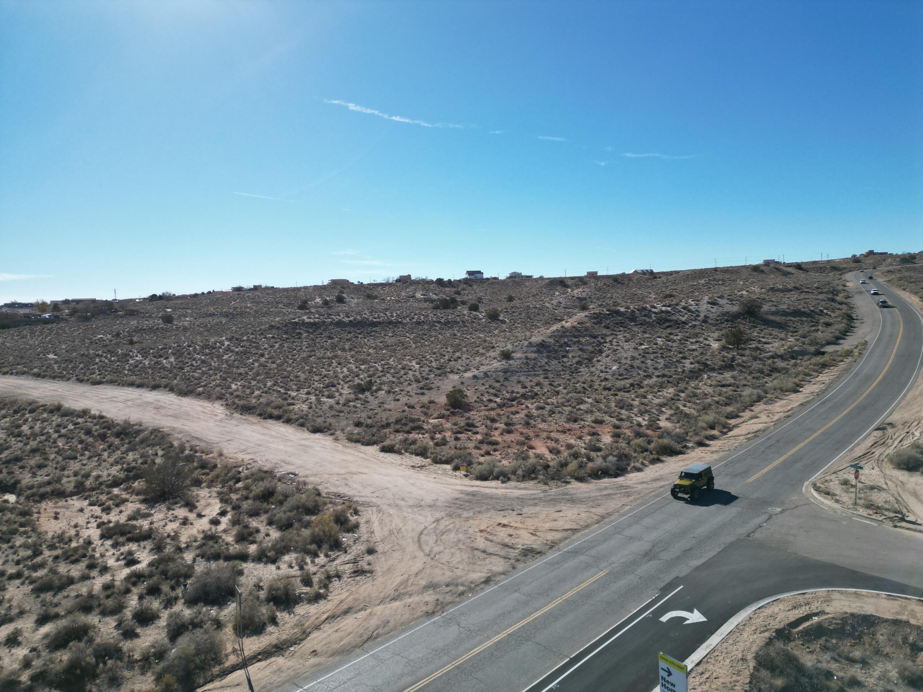 Photo 4 — 909 Acano Circle NE