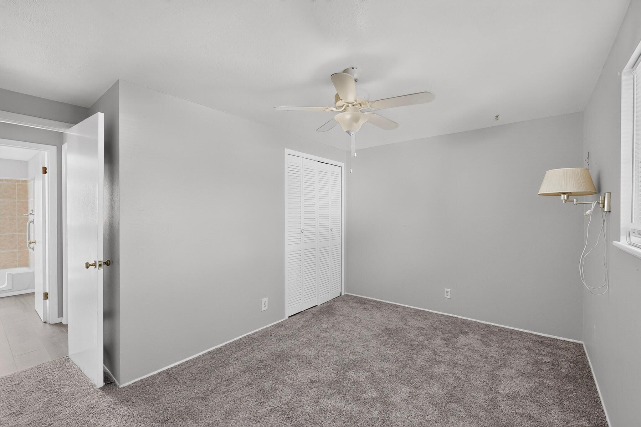 Photo 18 — 11525 Mahlon Avenue NE