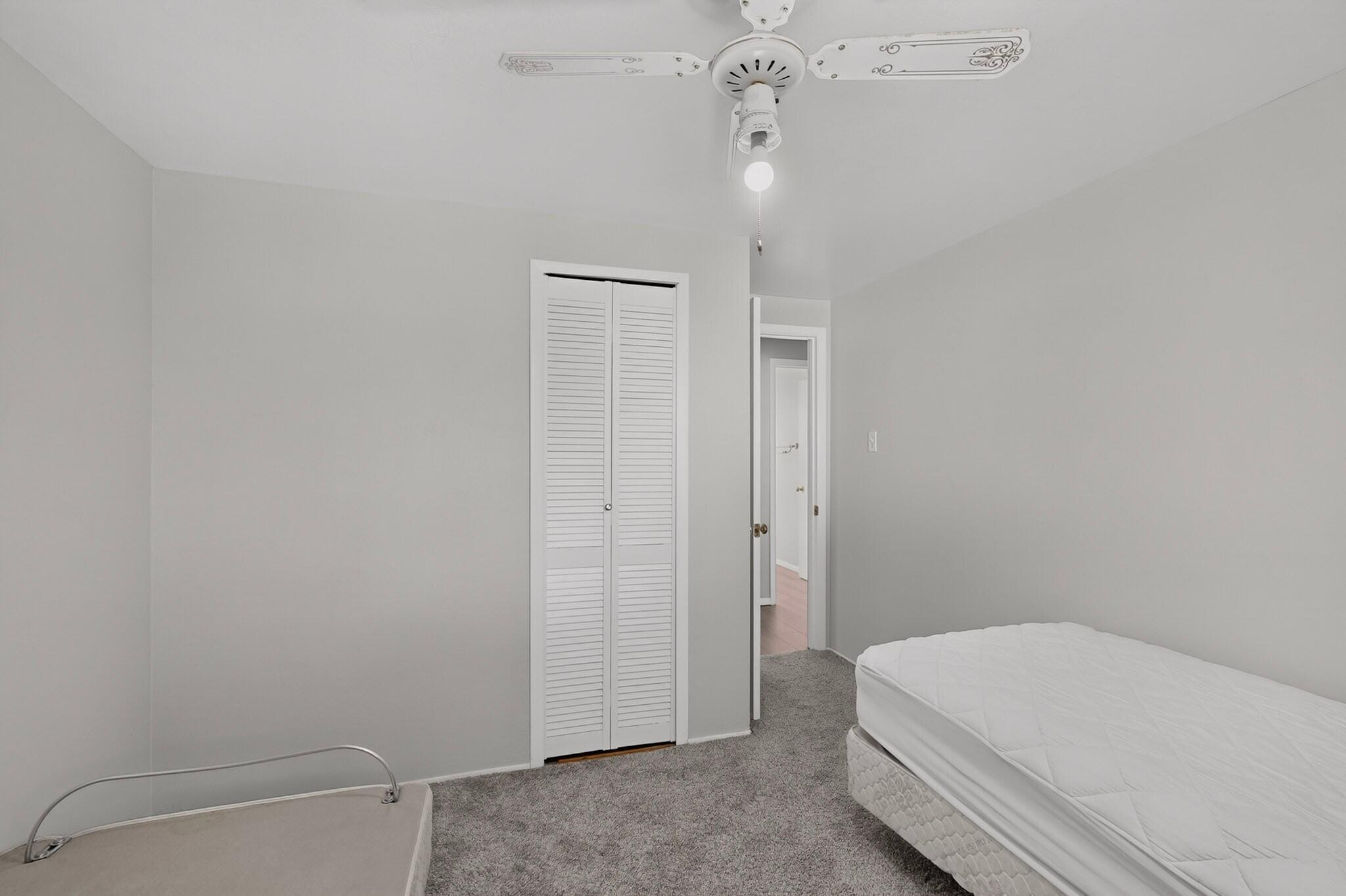 Photo 13 — 11525 Mahlon Avenue NE