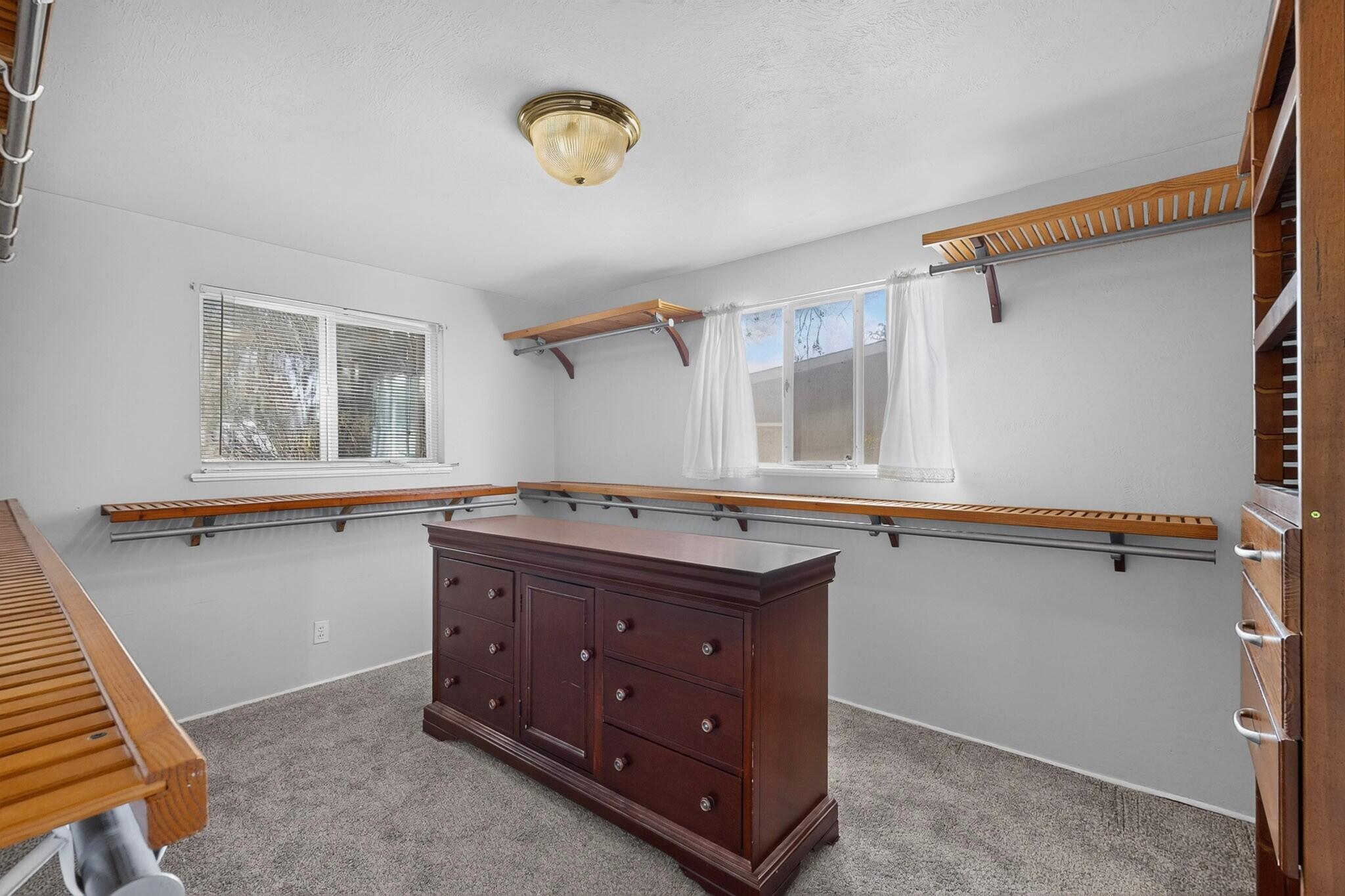 Photo 12 — 11525 Mahlon Avenue NE