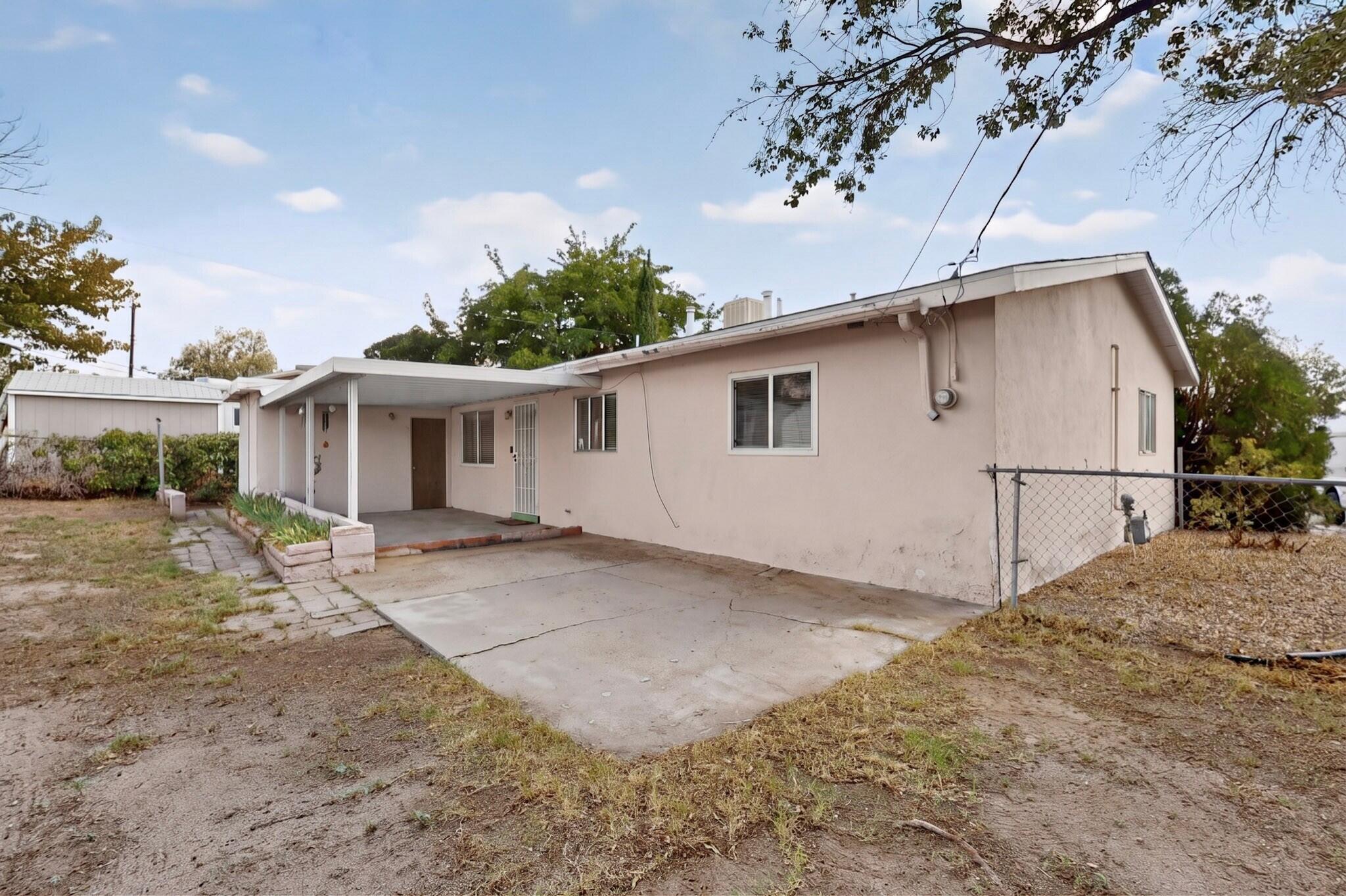Photo 6 — 11525 Mahlon Avenue NE